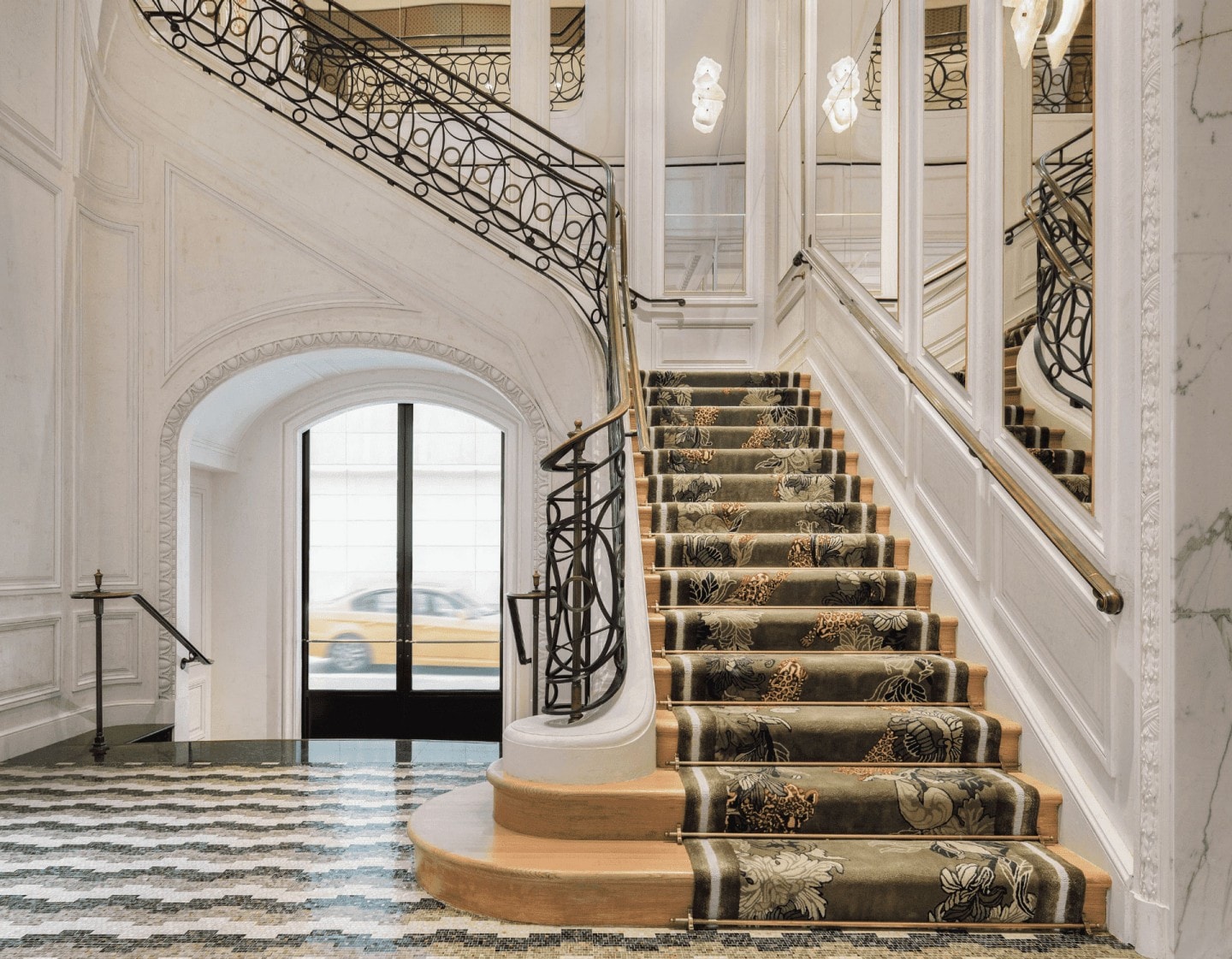 living-the-cartier-spirit