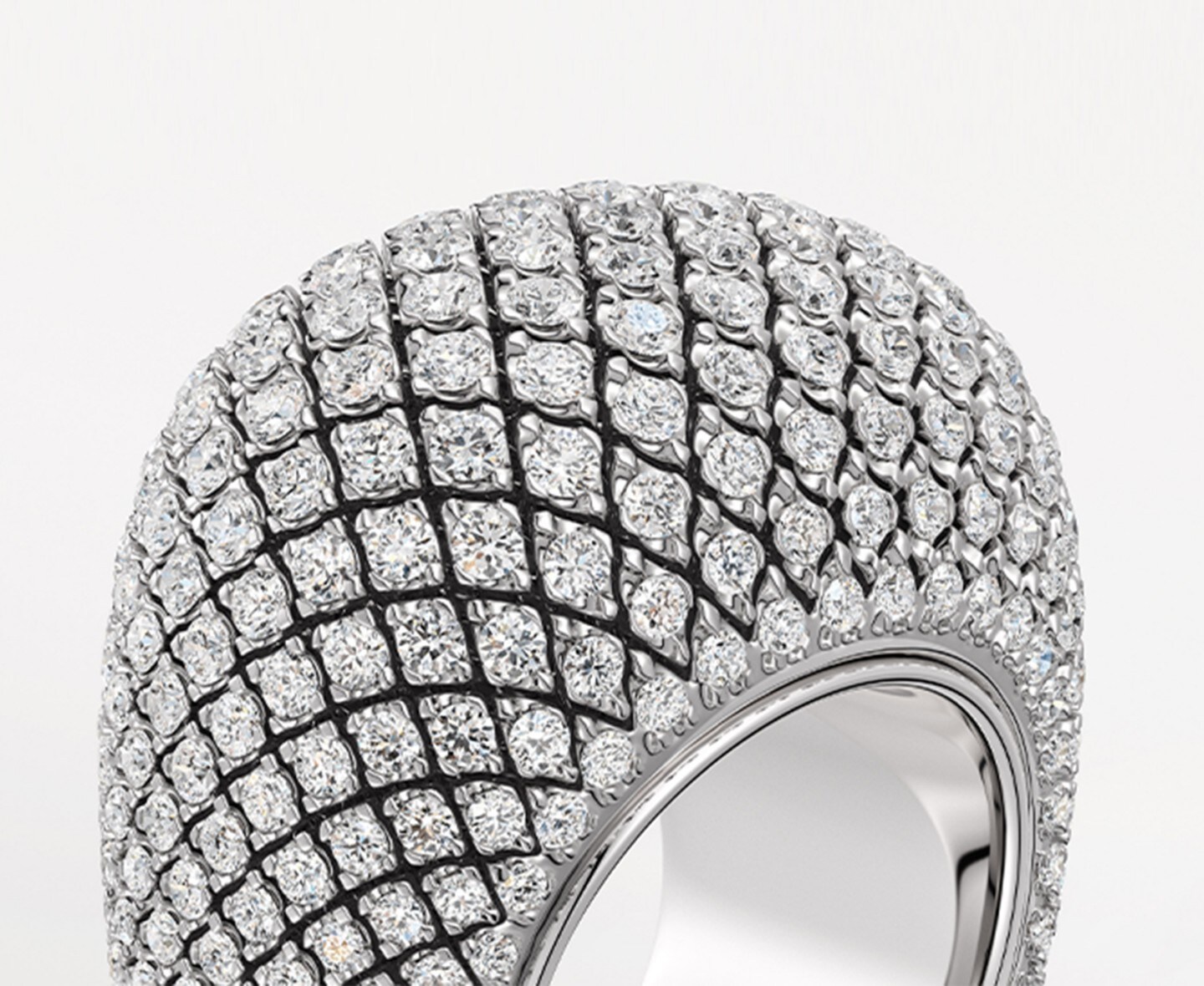 a-jewel-in-numbers:-coussin-de-cartier