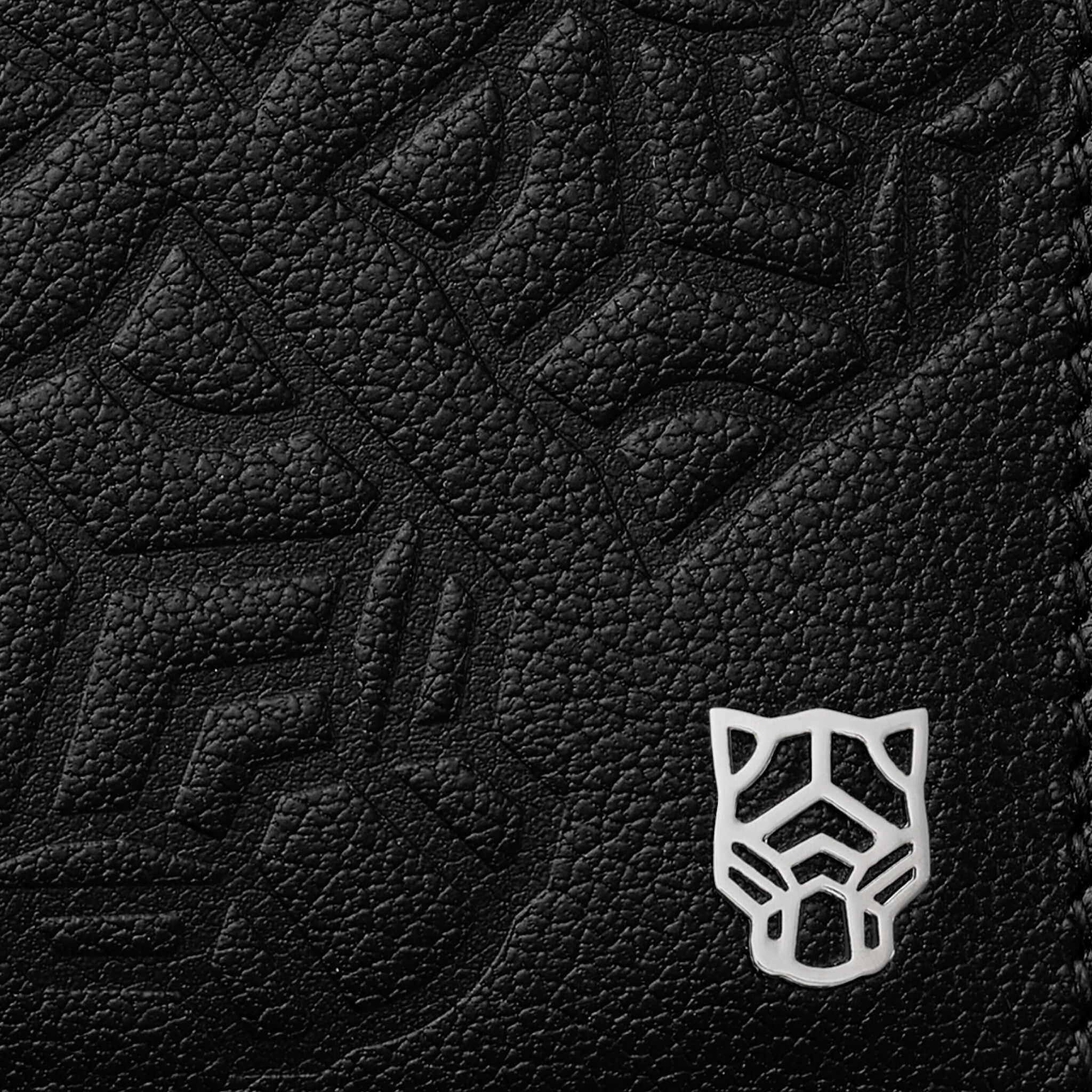 Wallet, Panth&egrave;re