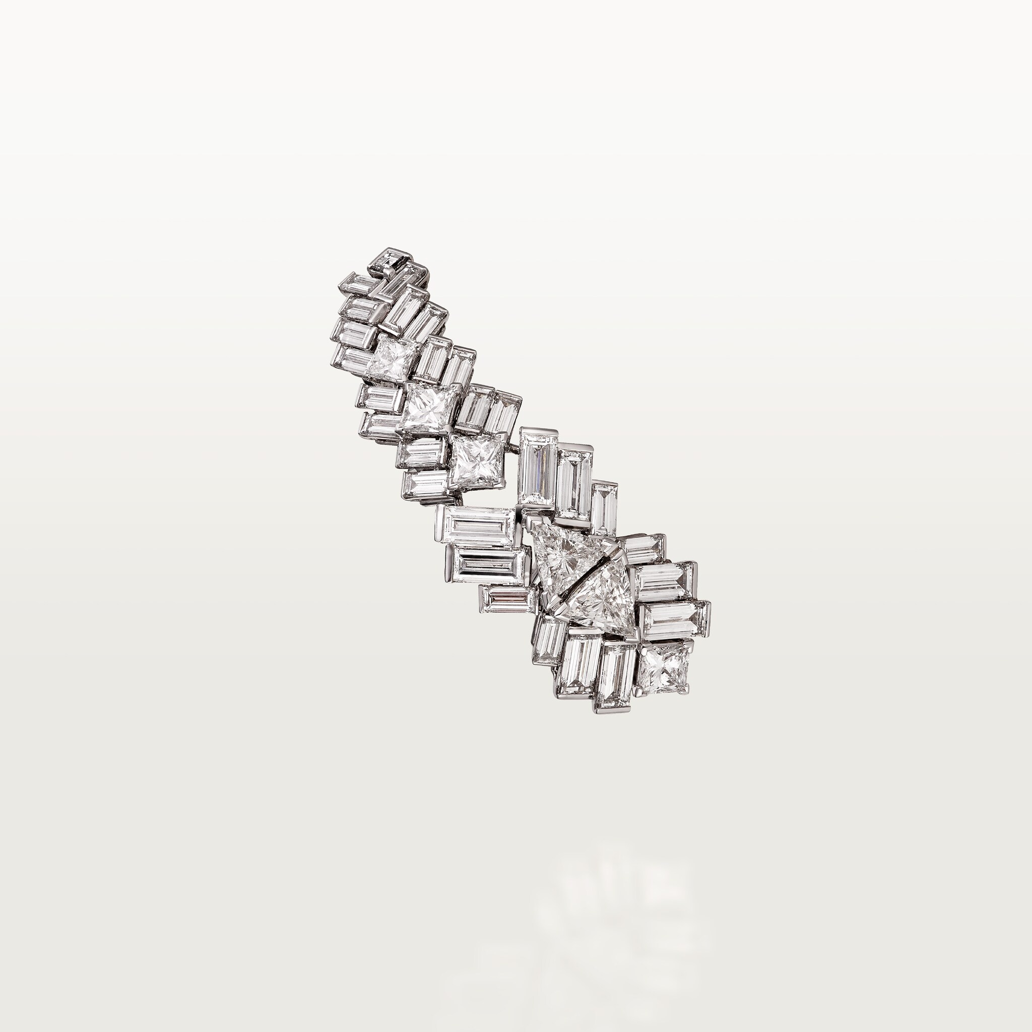 Reflection de Cartier earrings, diamonds