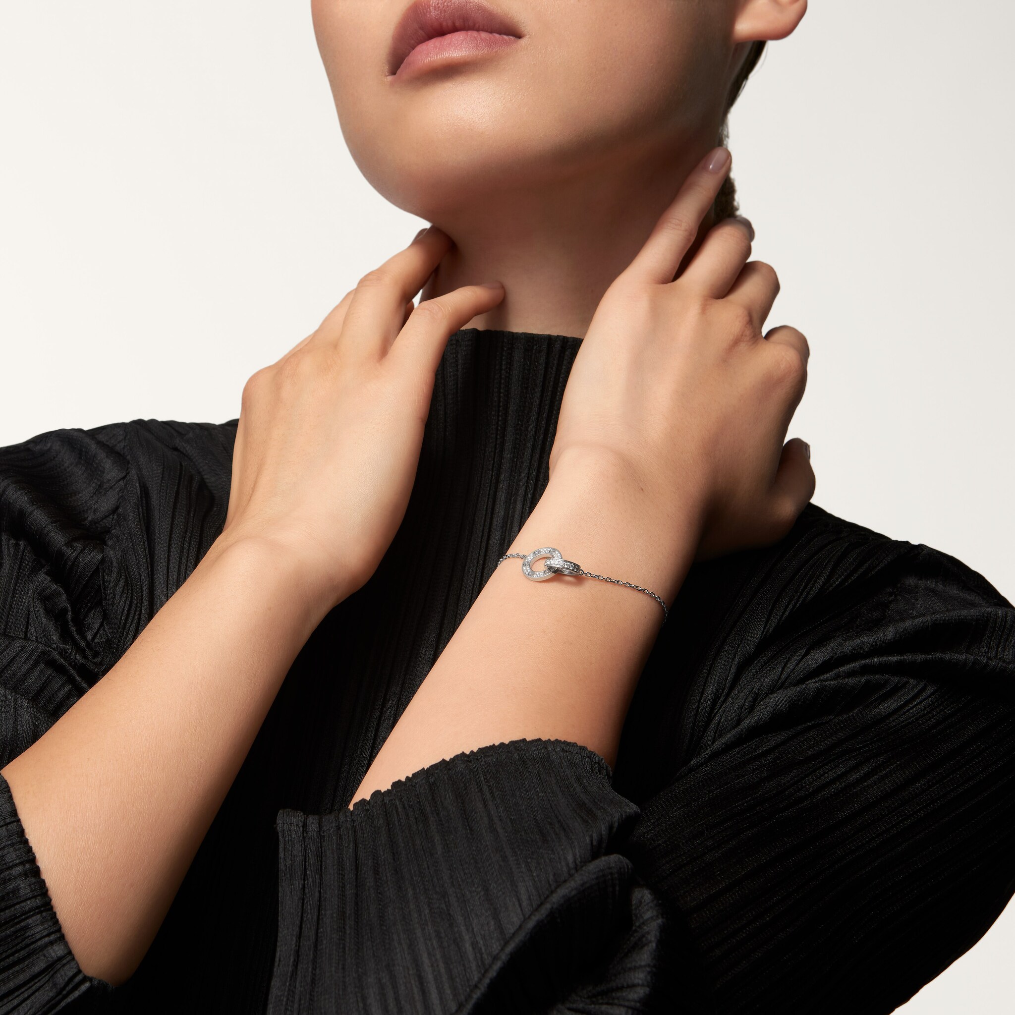 #LOVE# bracelet, on chain, paved