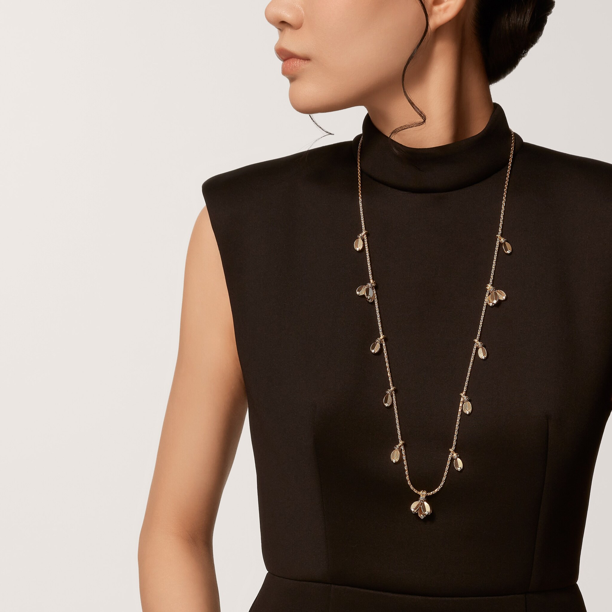 Grain de Caf&eacute; long necklace, diamonds