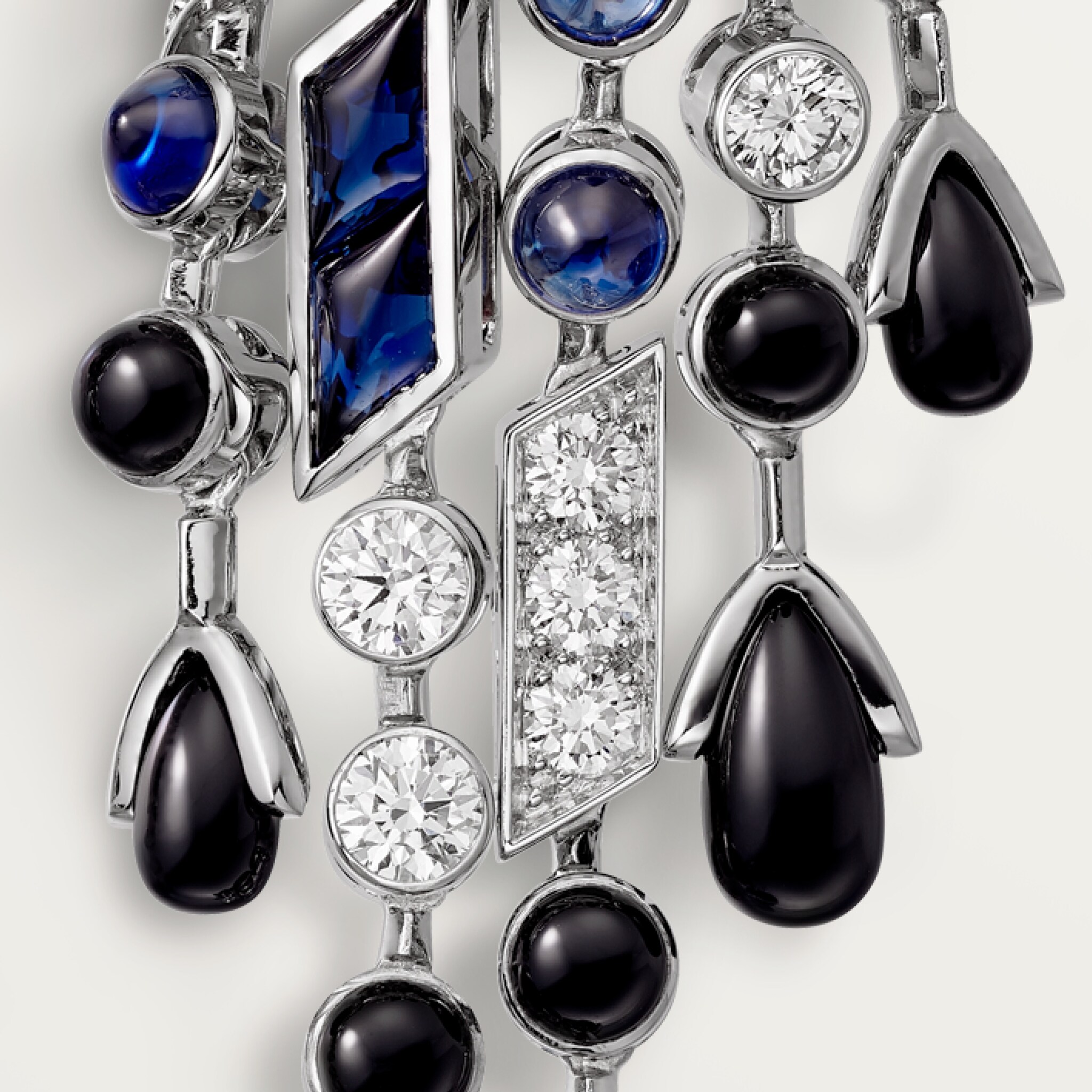 Panth&egrave;re de Cartier earrings, sapphire, large model, paved