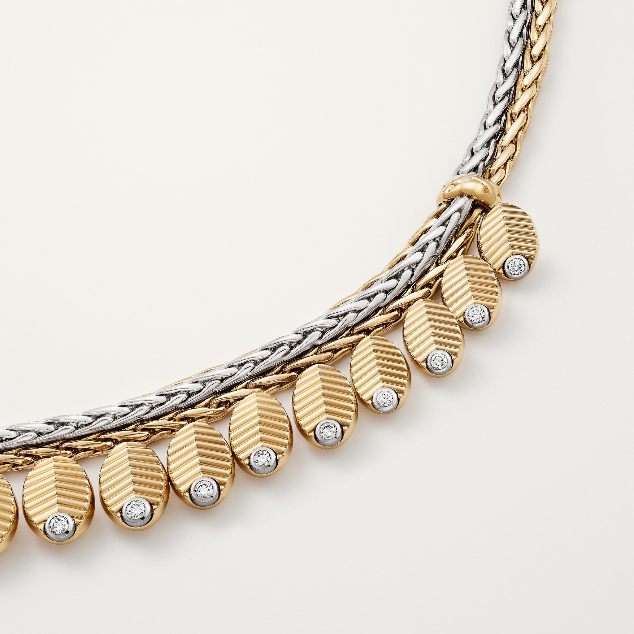 Grain de Caf&eacute; necklace, diamonds