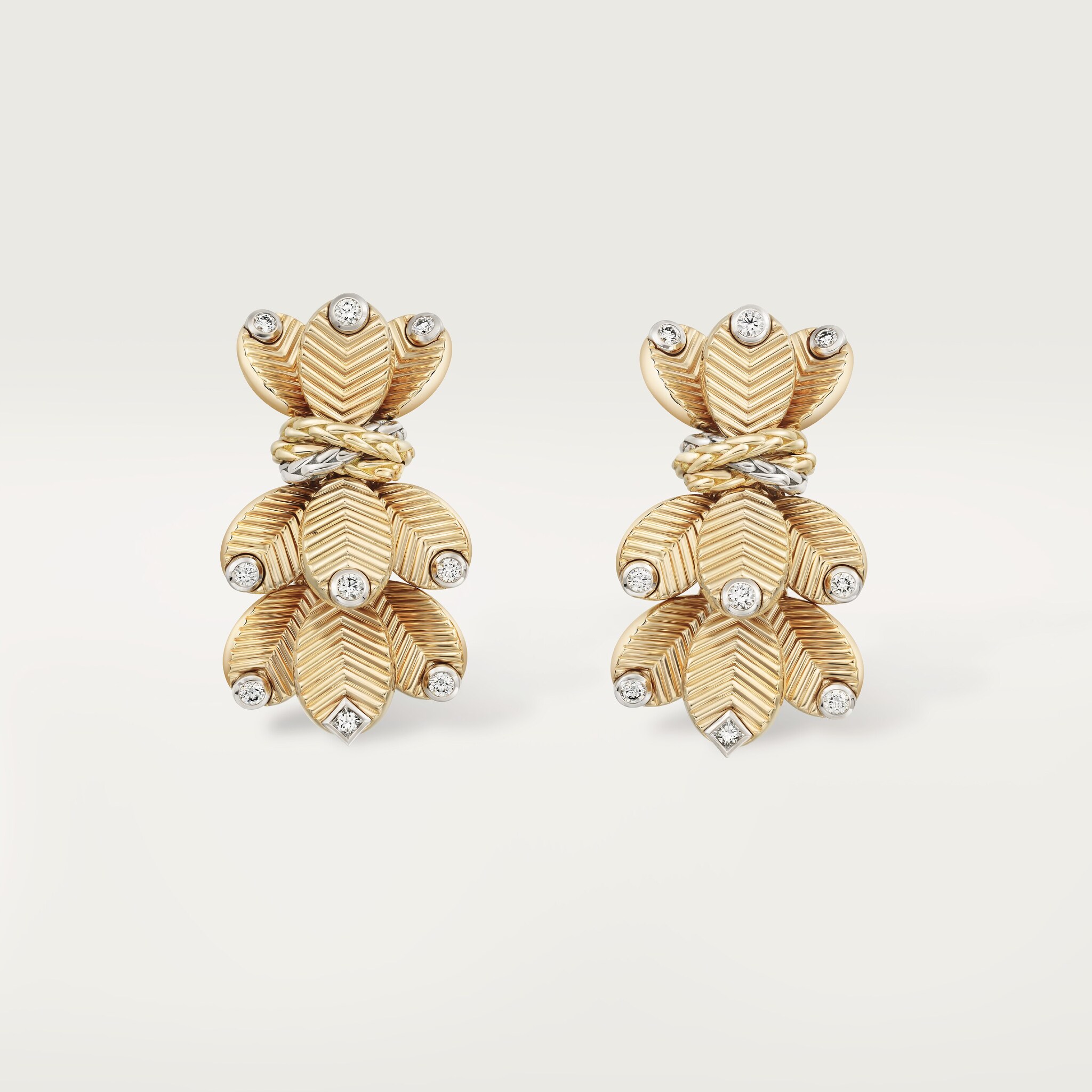Grain de Caf&eacute; earrings, diamonds