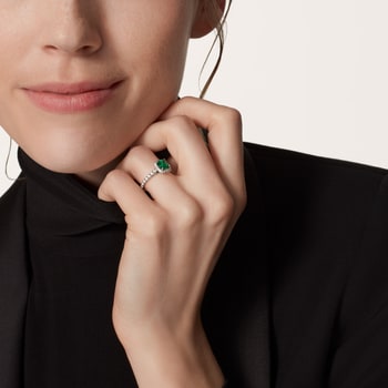 Cartier Destinée solitaire, emerald-cut emerald, paved  Cartier Destinée solitaire, emerald-cut emerald, paved