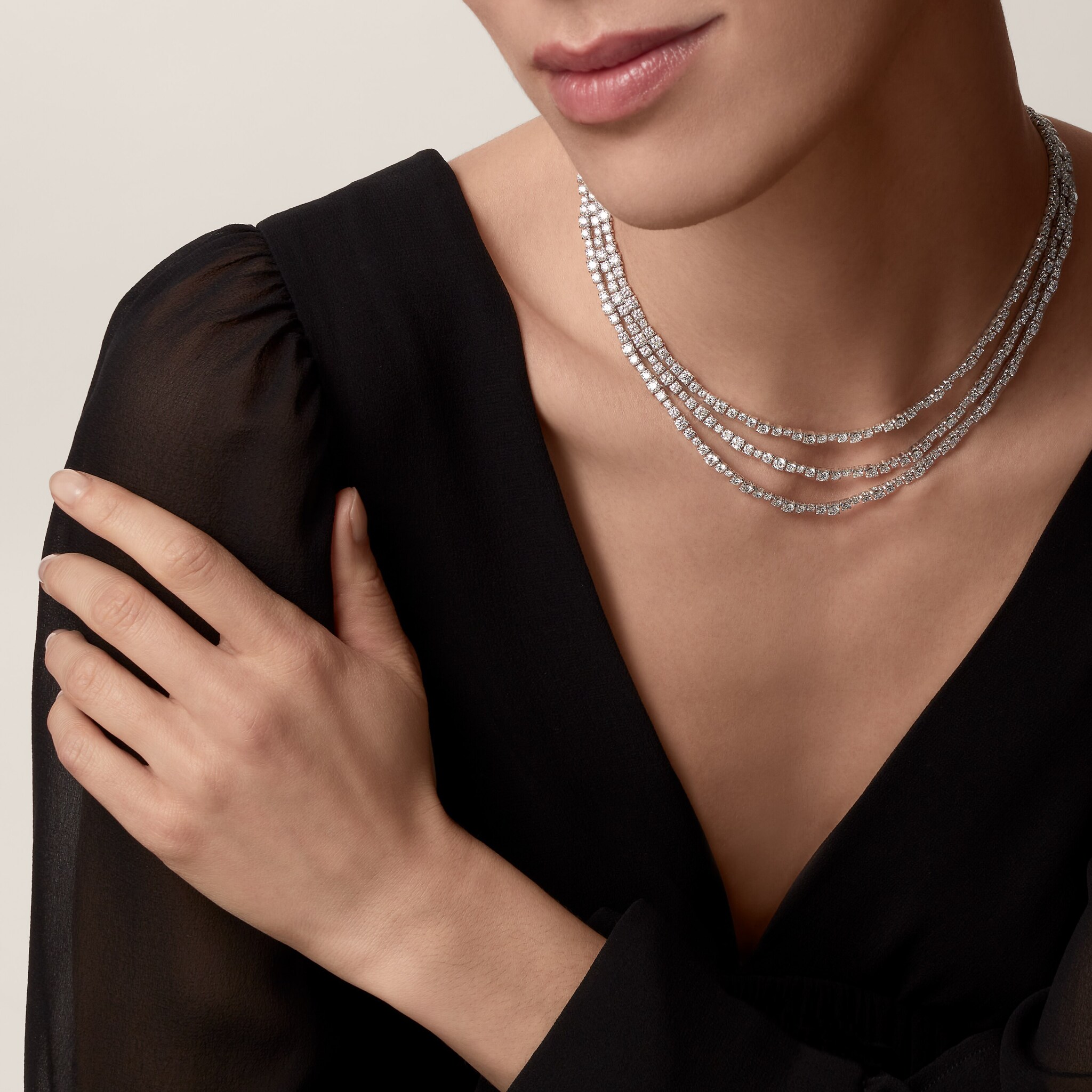 Lignes Essentielles necklace, brilliant-cut diamonds