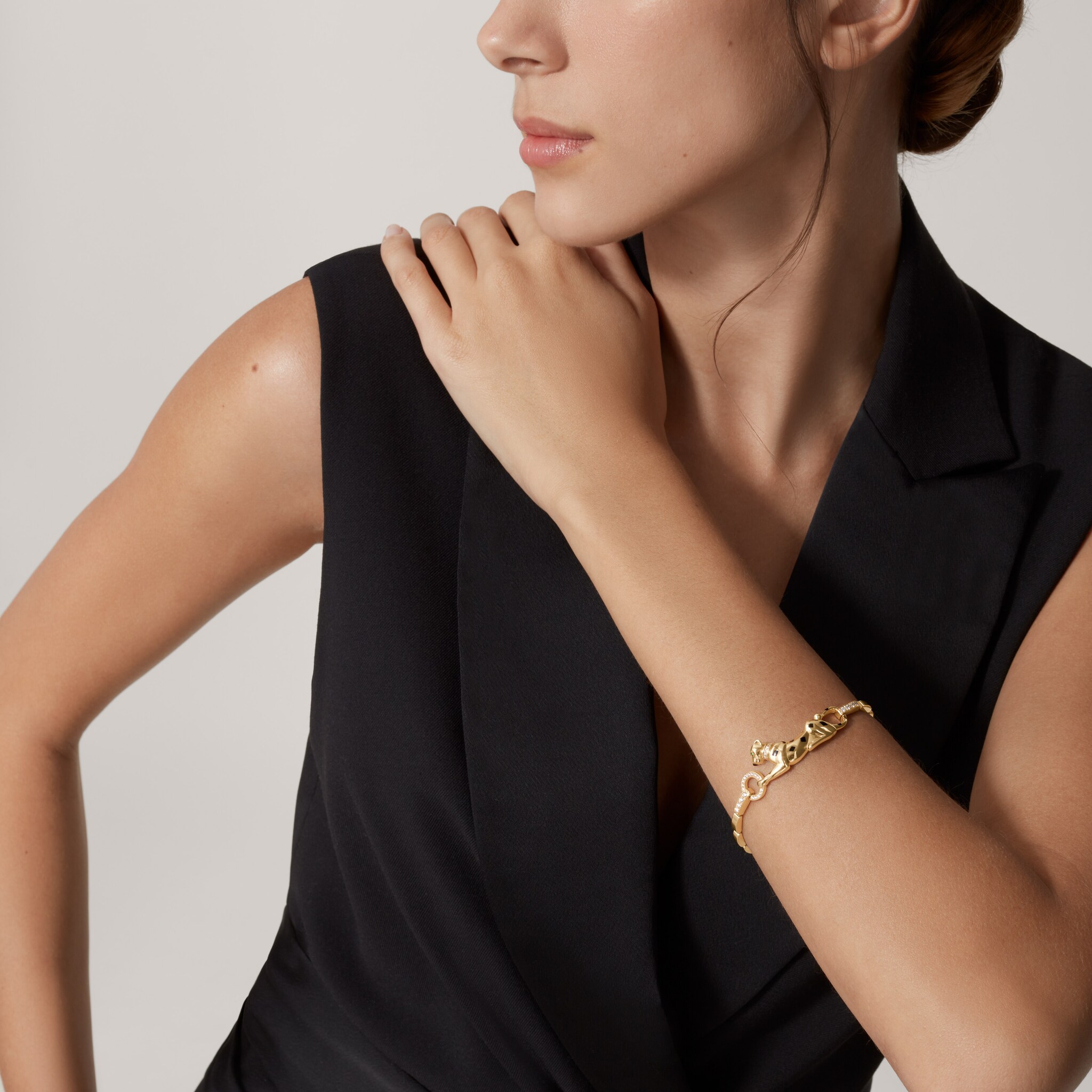 Panth&egrave;re de Cartier bracelet, on chain, diamonds