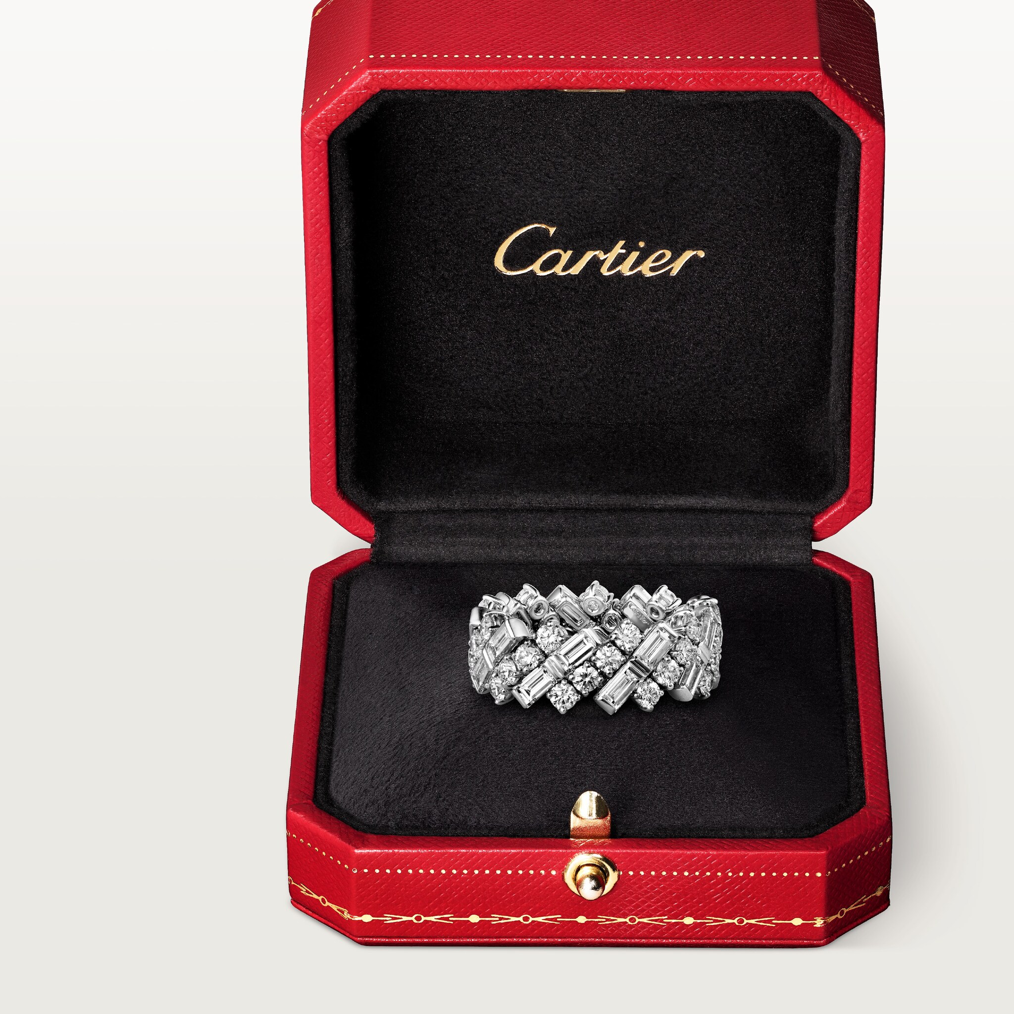 Reflection de Cartier wedding band, diamonds, image 7