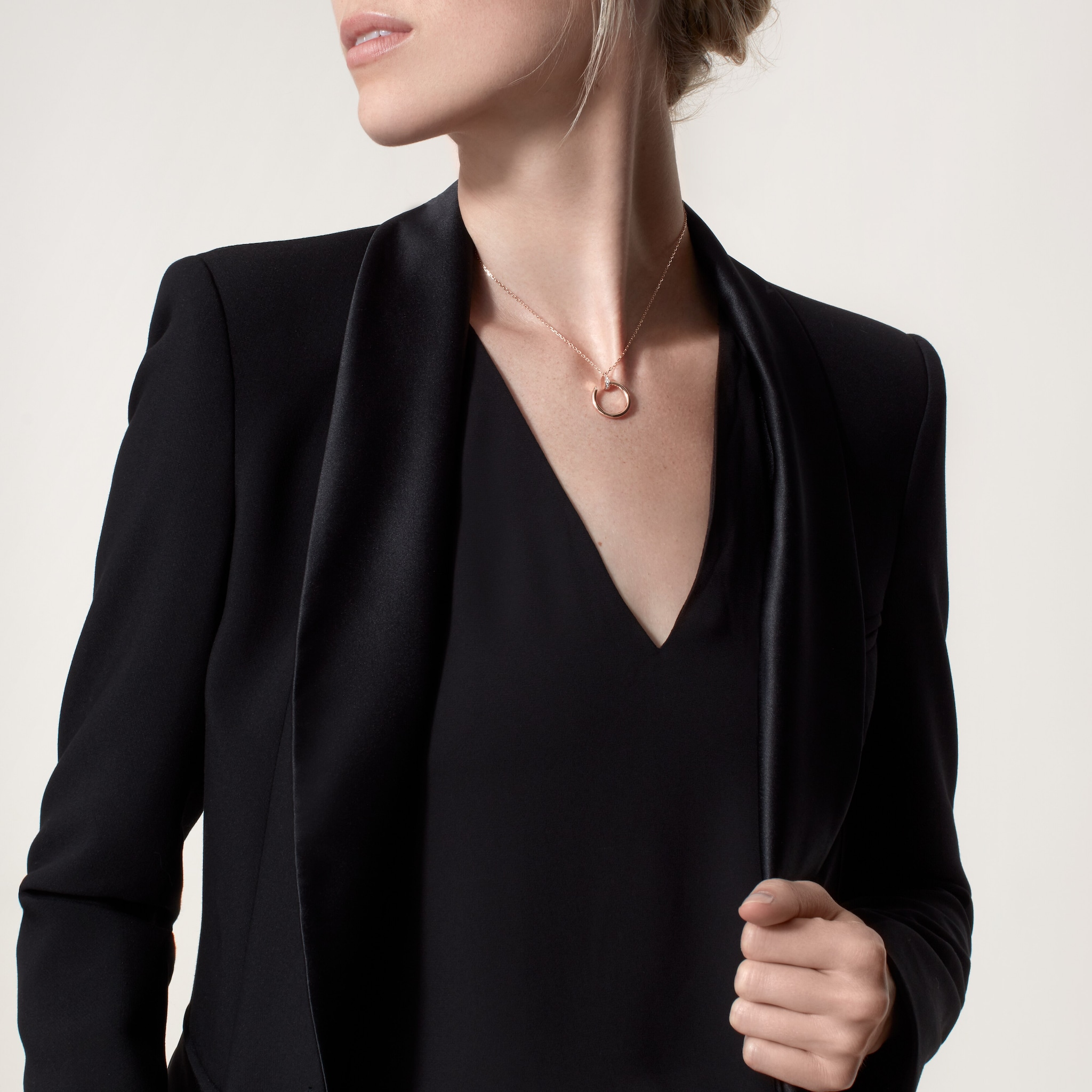 حلية متدلّية من مجموعة "جوست آن كلو"، ماس