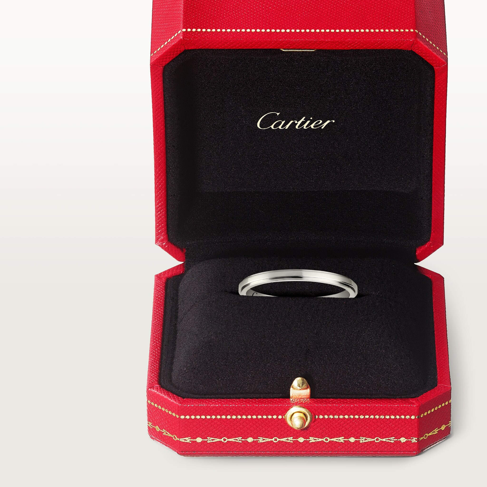 Cartier d'Amour wedding band, 1.8 mm width, image 8