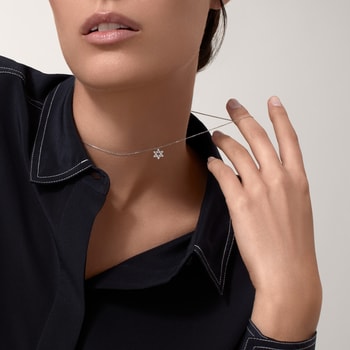 حلية متدلّية "سِمبلز" حلية متدلّية "سِمبلز"