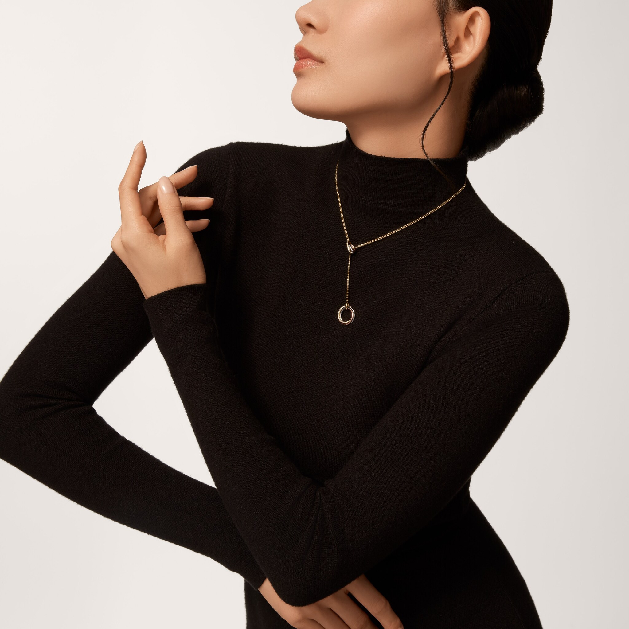 قلادة "ترينيتي"، ماس