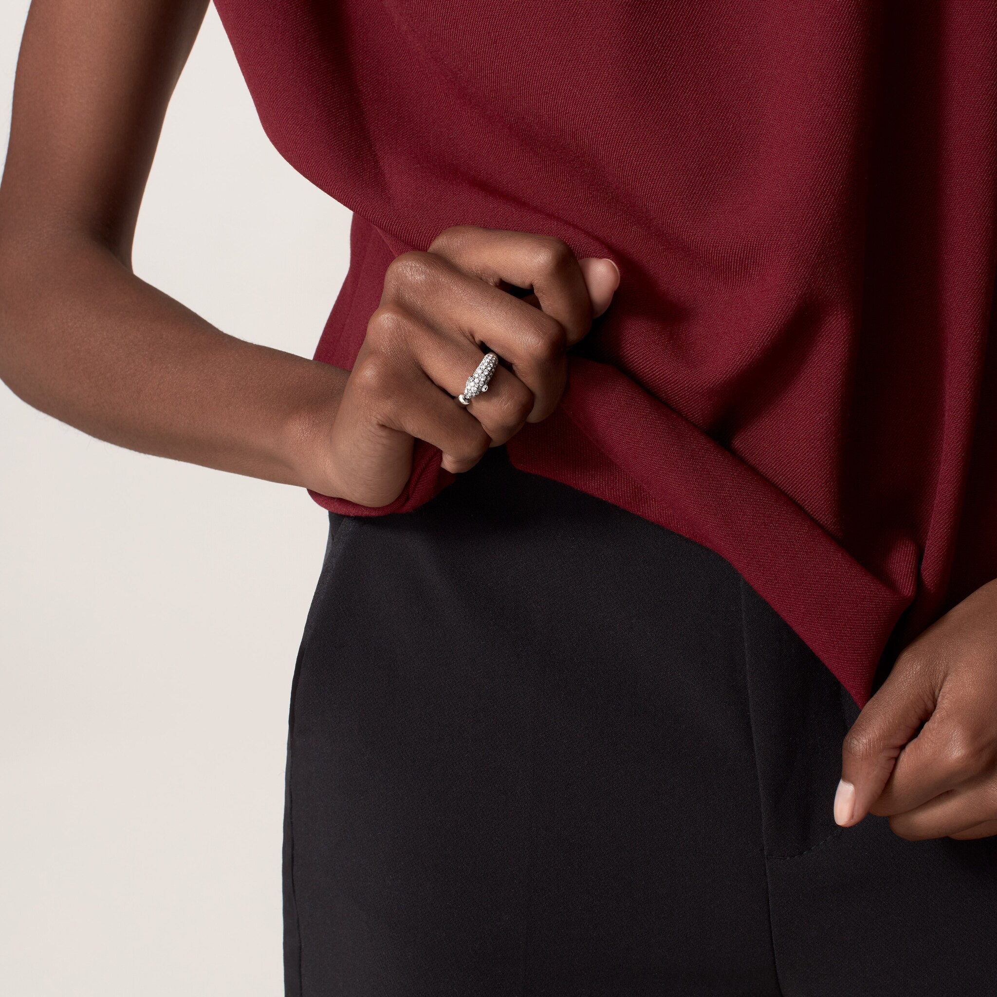 Panth&egrave;re de Cartier ring, small model, half-paved