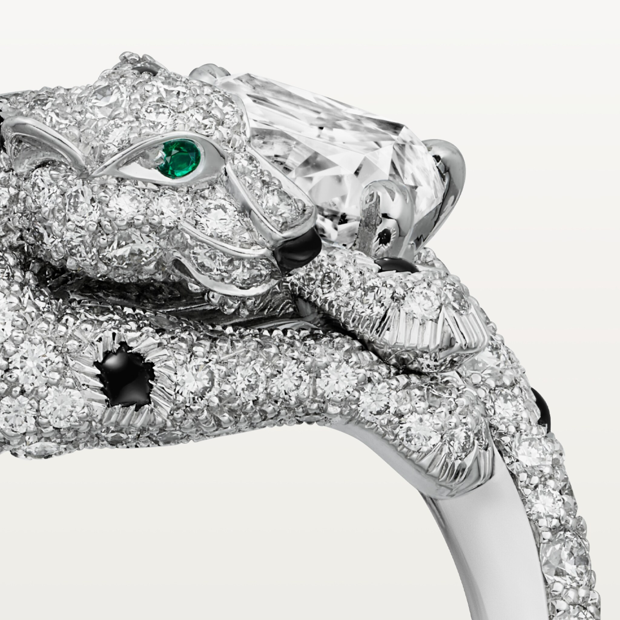 Panth&egrave;re de Cartier ring, cushion-cut diamond, paved 