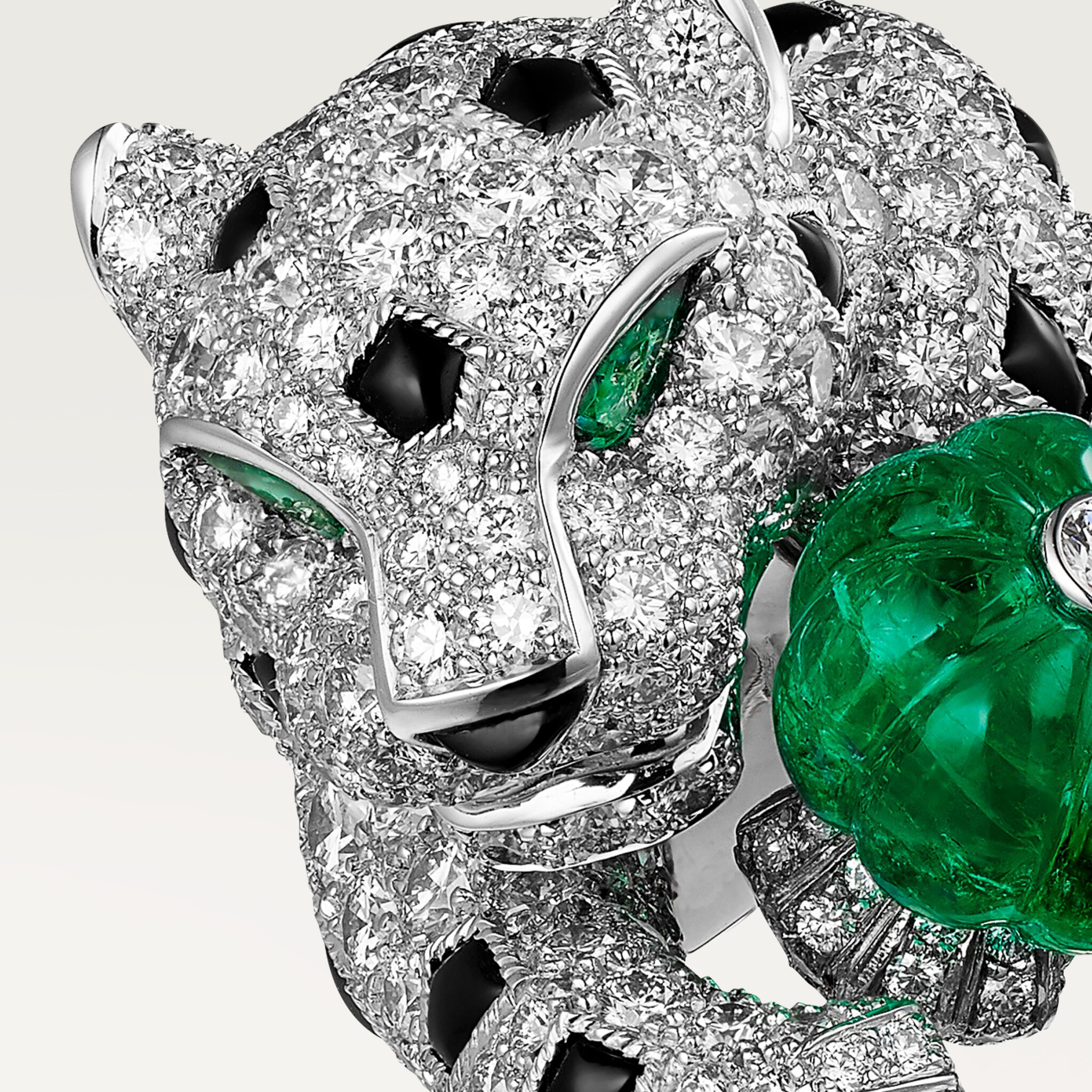 Panth&egrave;re de Cartier ring, melon-cut emerald, paved, image 8