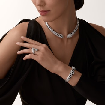 Panthère de Cartier bracelet, articulated, paved  Panthère de Cartier bracelet, articulated, paved