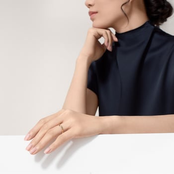 1895 wedding band, 2.6 mm width, 1 diamond 1895 wedding band, 2.6 mm width, 1 diamond