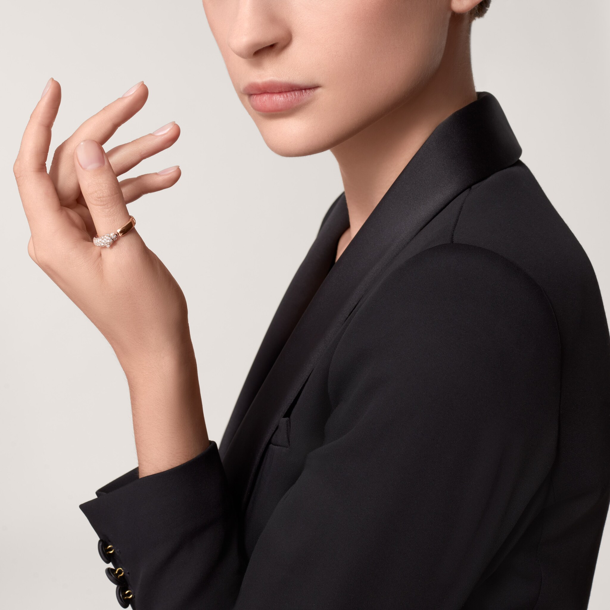 Panth&egrave;re de Cartier ring, small model, half-paved