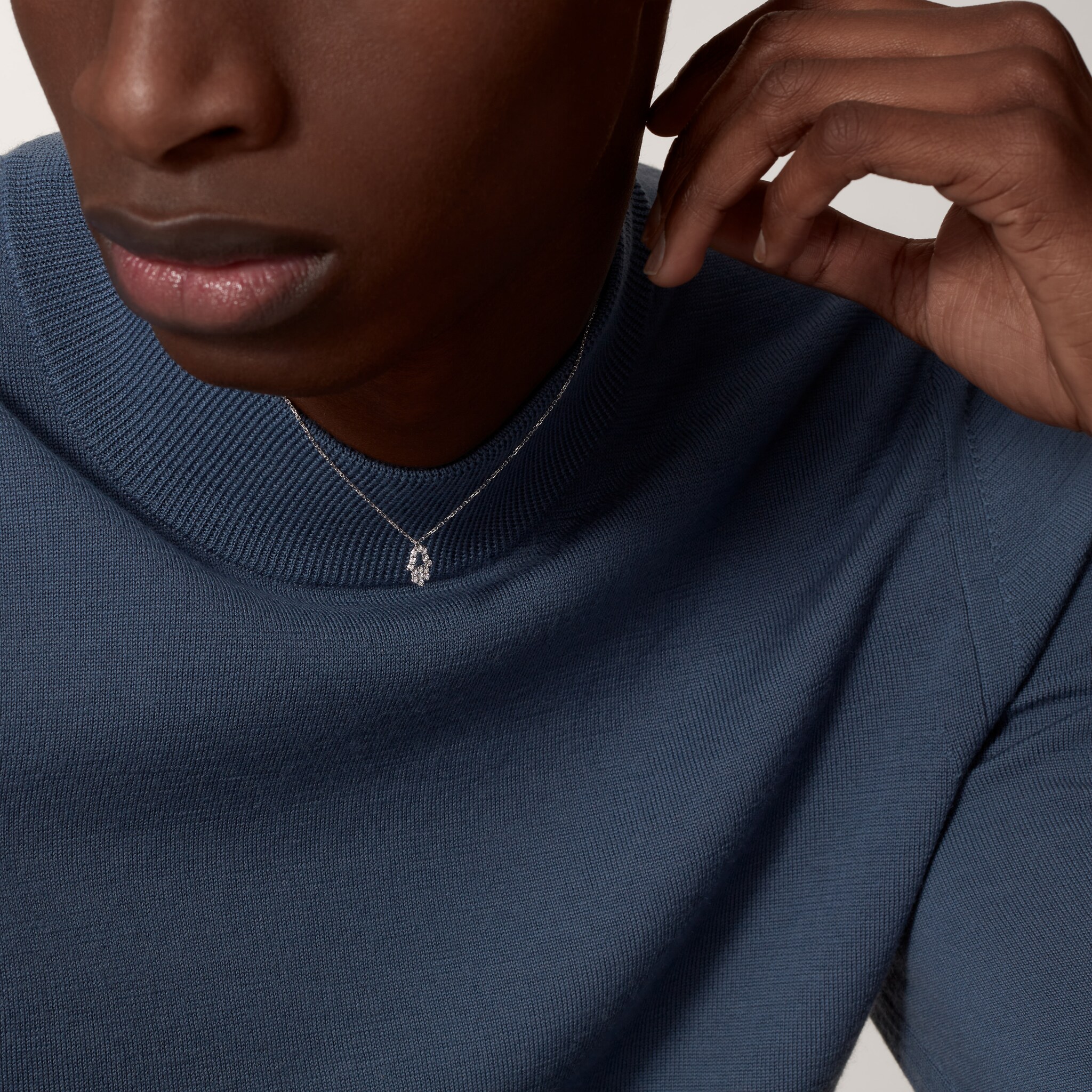 حلية متدلّية "سِمبلز"