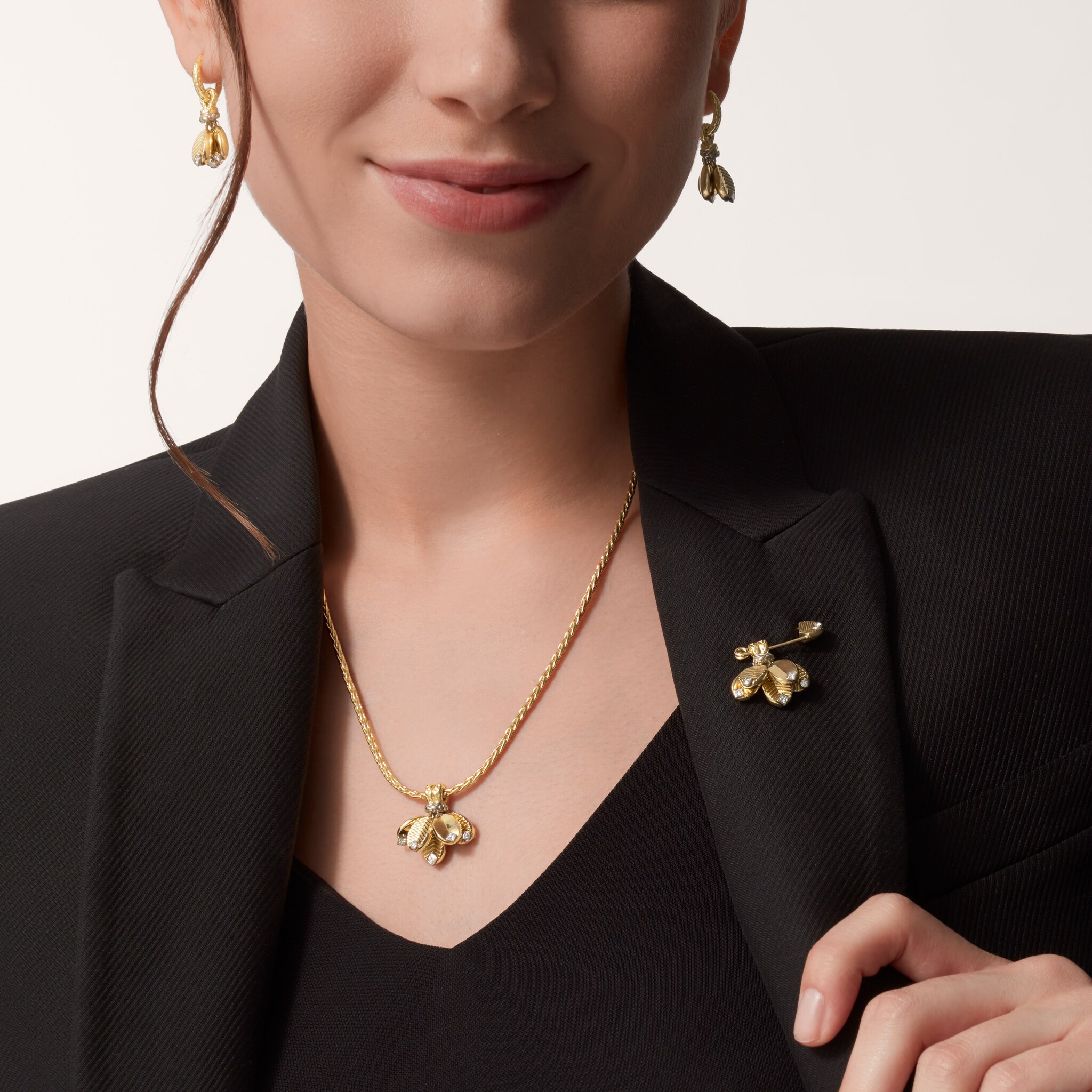 Grain de Caf&eacute; necklace, diamonds