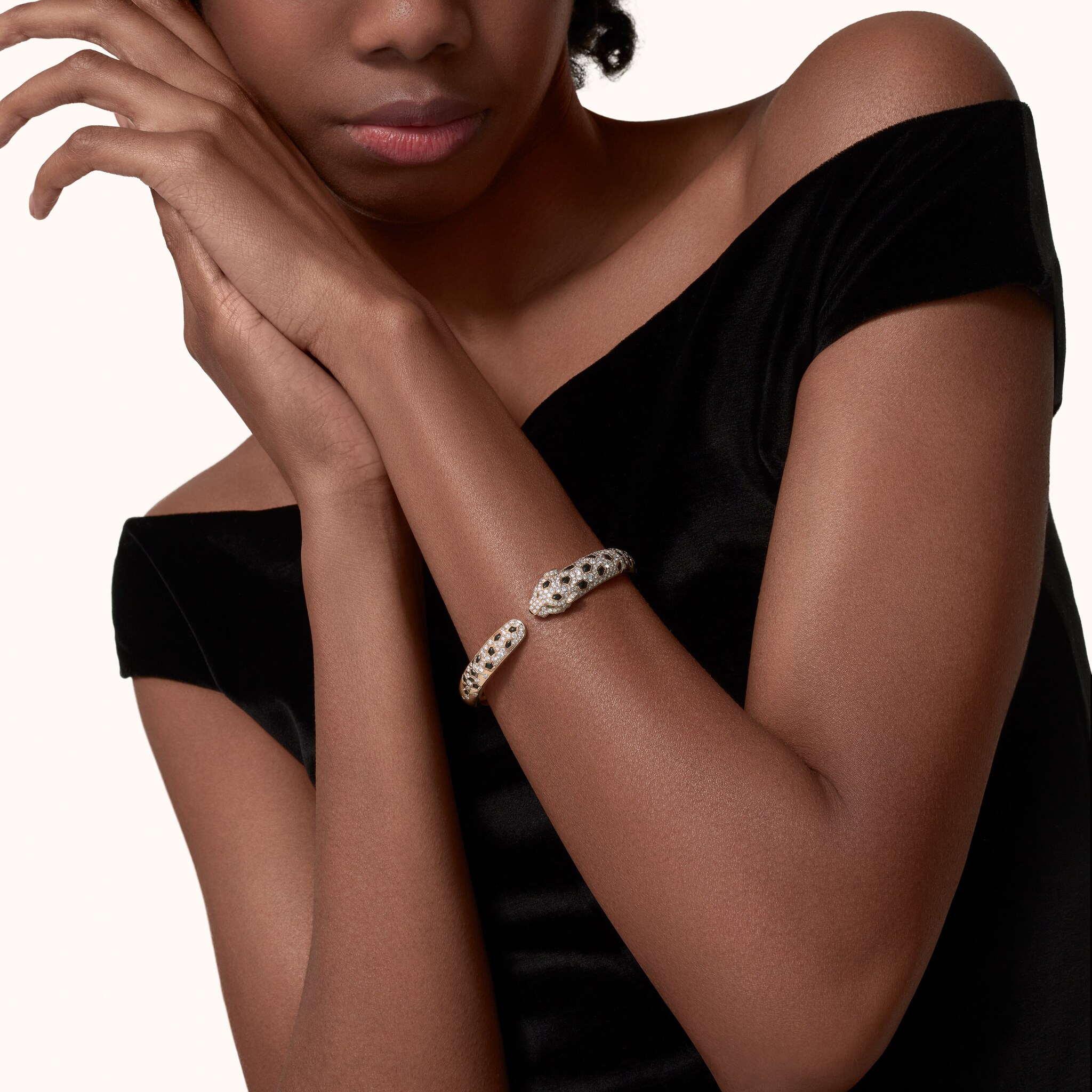 Panth&egrave;re de Cartier bracelet, medium model, half-paved