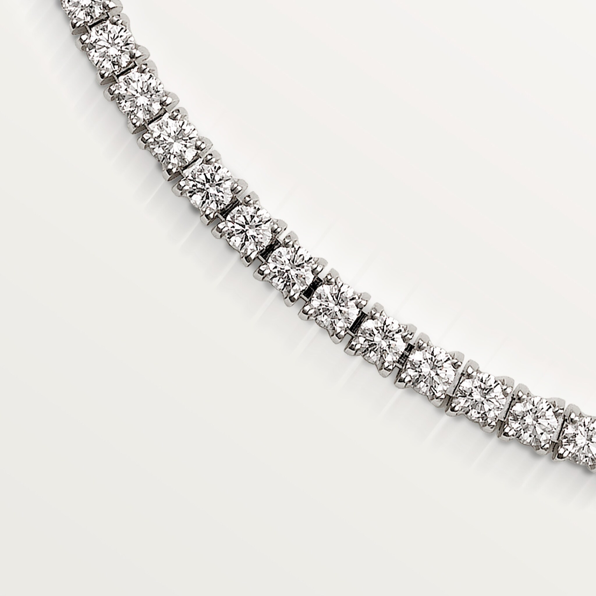 Lignes Essentielles necklace, brilliant-cut diamonds
