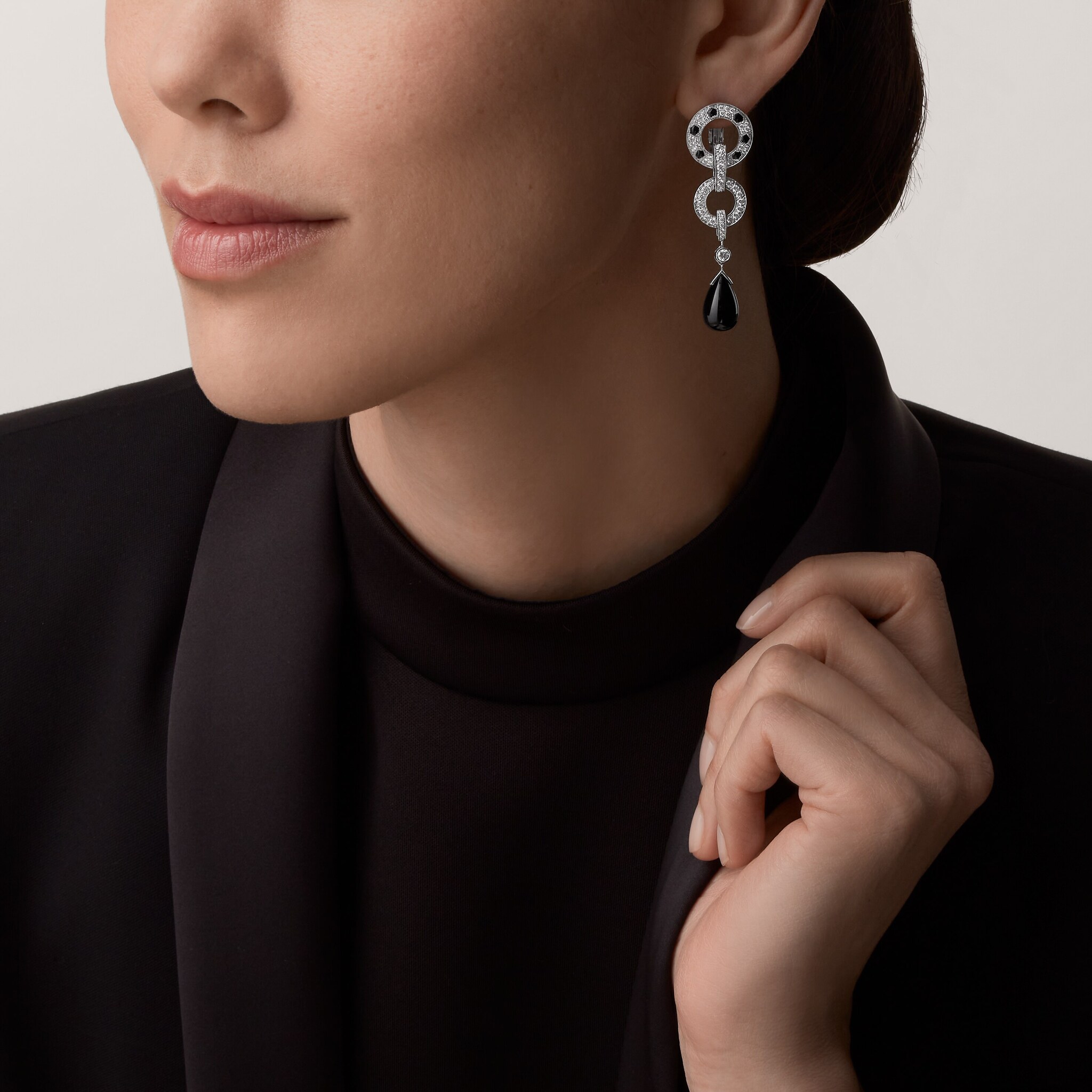 Panth&egrave;re de Cartier earrings, paved