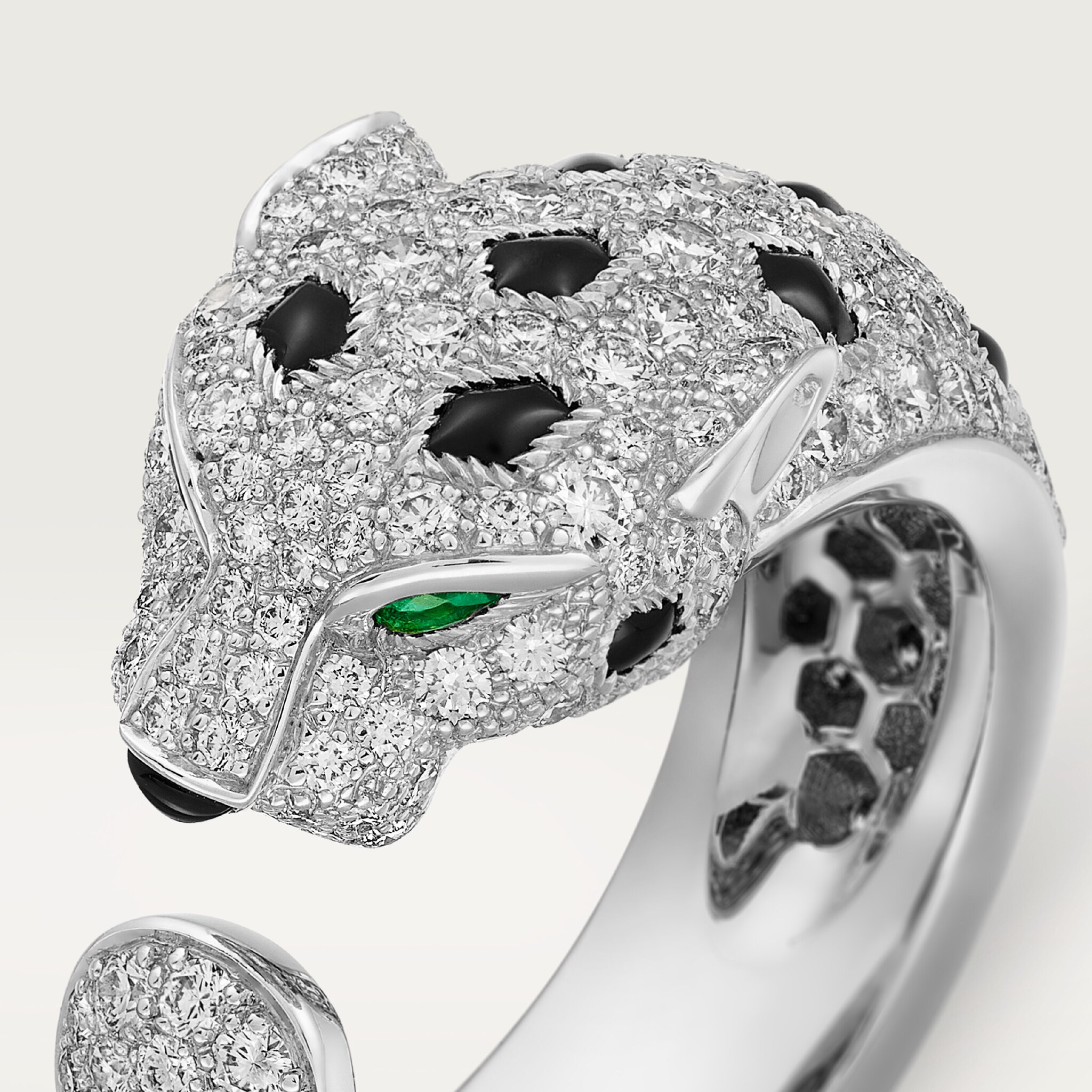 Panth&egrave;re de Cartier ring, medium model, half-paved, image 4