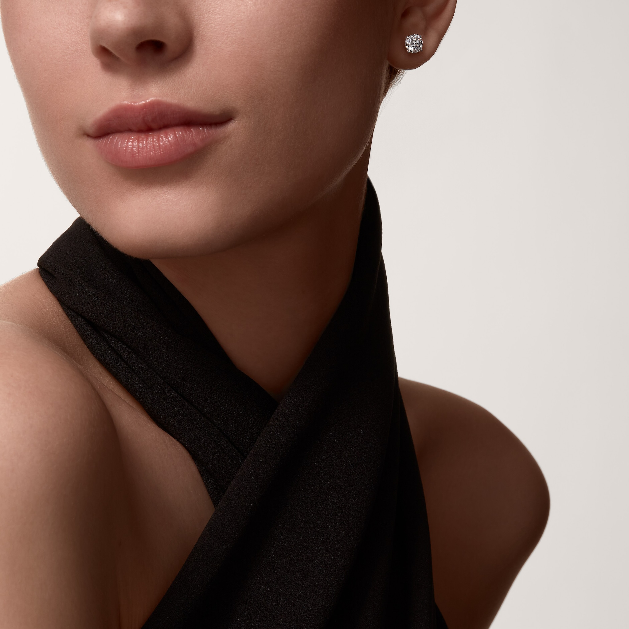 1895 stud earrings, 2 brilliant-cut diamonds 