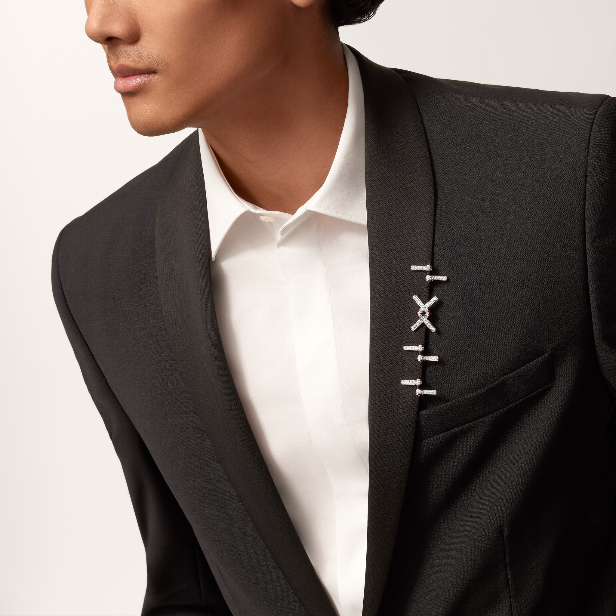 Polymorph外套翻領珠寶