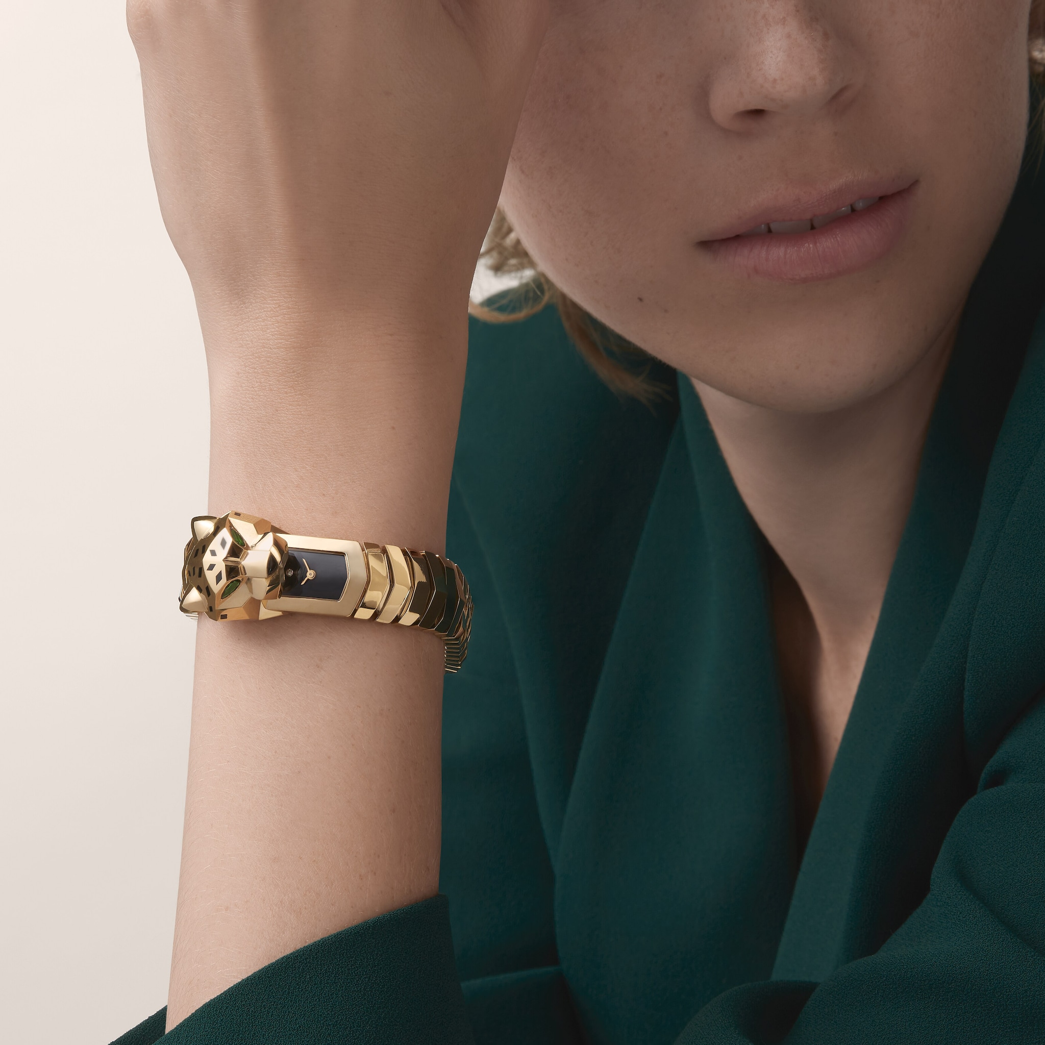 La Panth&egrave;re de Cartier saat