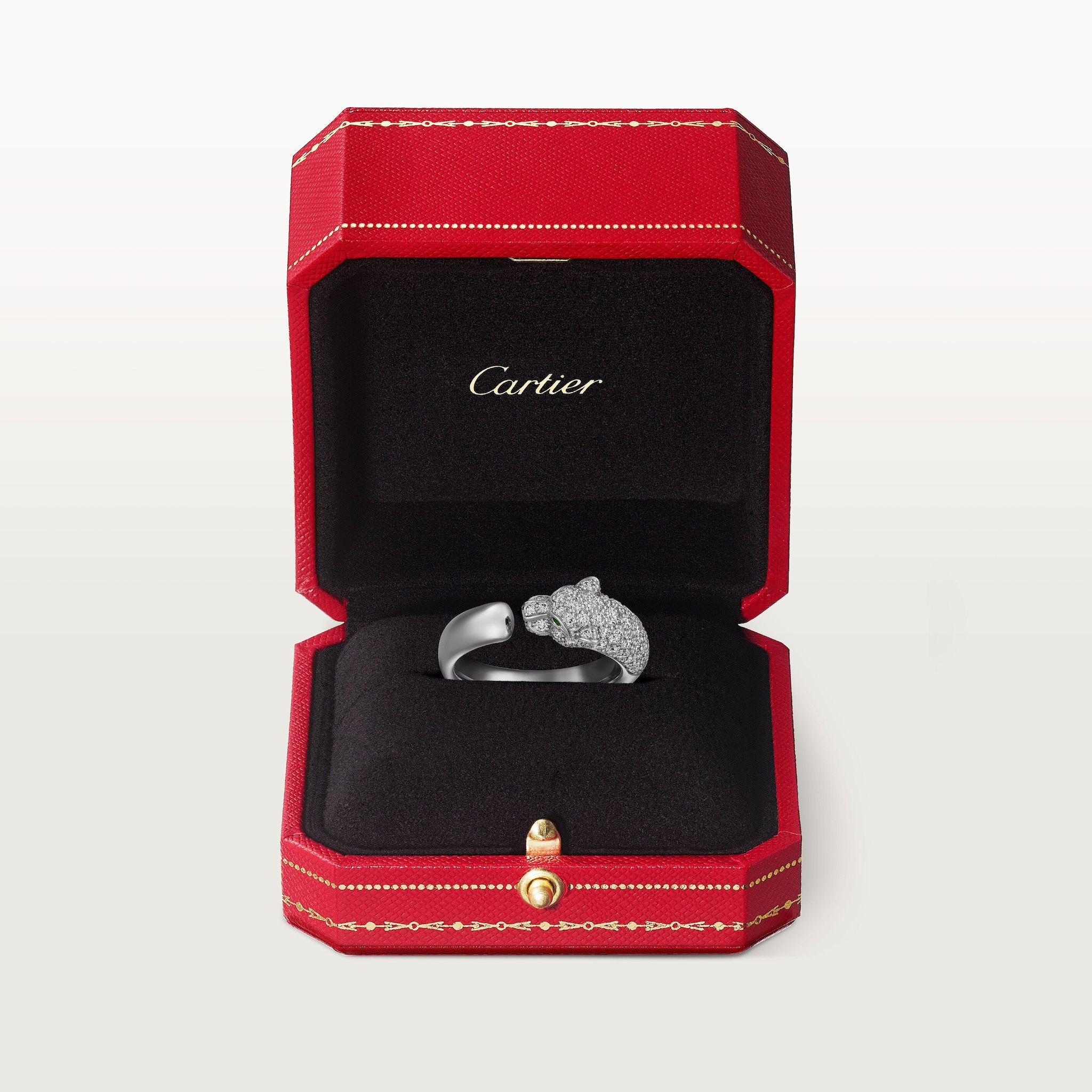 Panth&egrave;re de Cartier ring, small model, half-paved, image 9