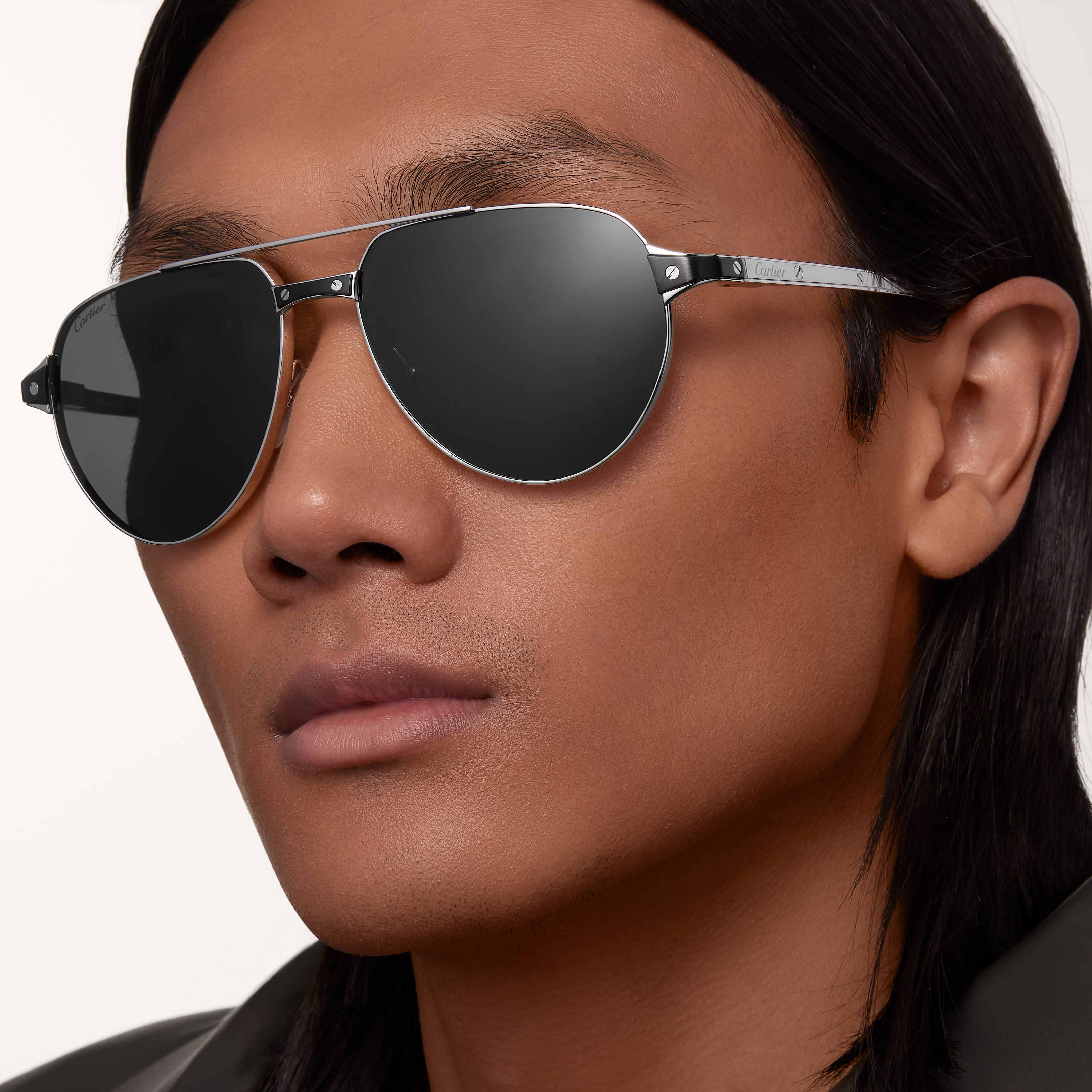 نظارات شمسية من مجموعة "سانتوس دو كارتييه"