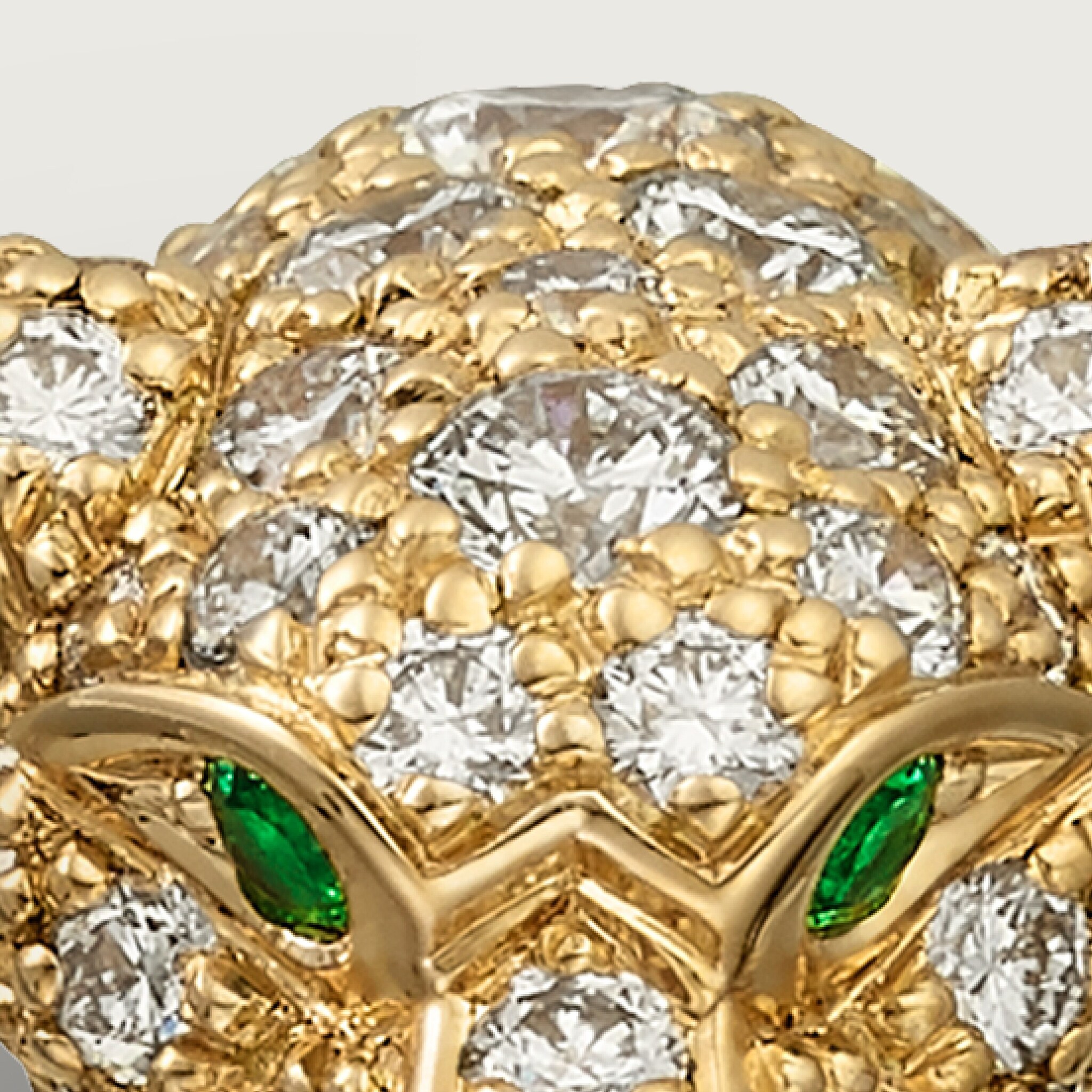 Panth&egrave;re de Cartier ring, small model, half-paved