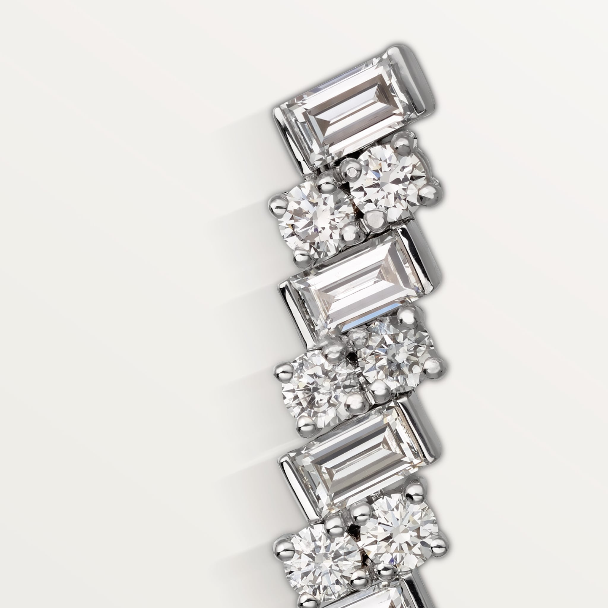Reflection de Cartier earrings, diamonds