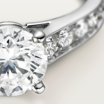 1895 solitaire, brilliant-cut diamond, paved  1895 solitaire, brilliant-cut diamond, paved