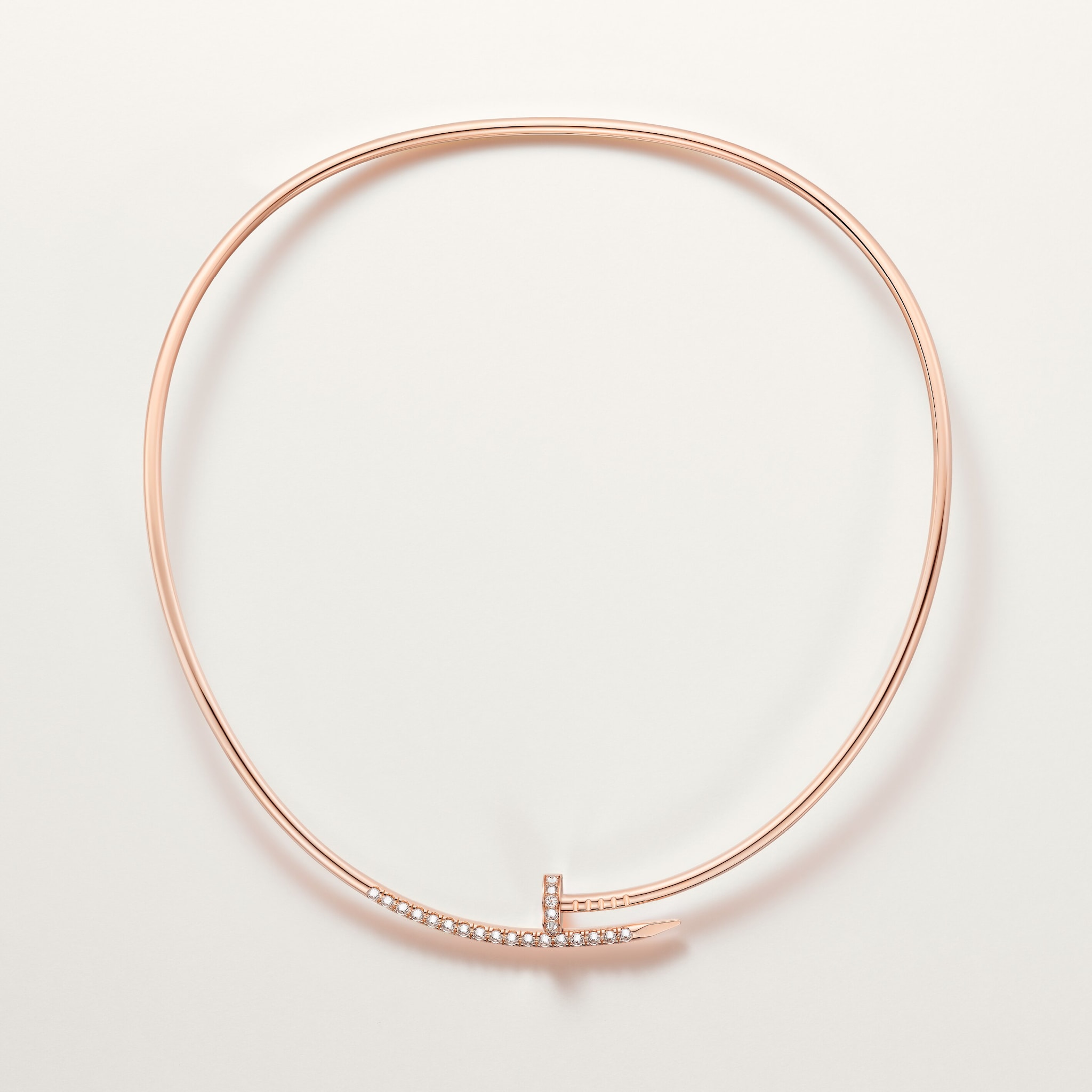 Collier torque Juste un Clou, petit mod&egrave;le, diamants serti invers&eacute;