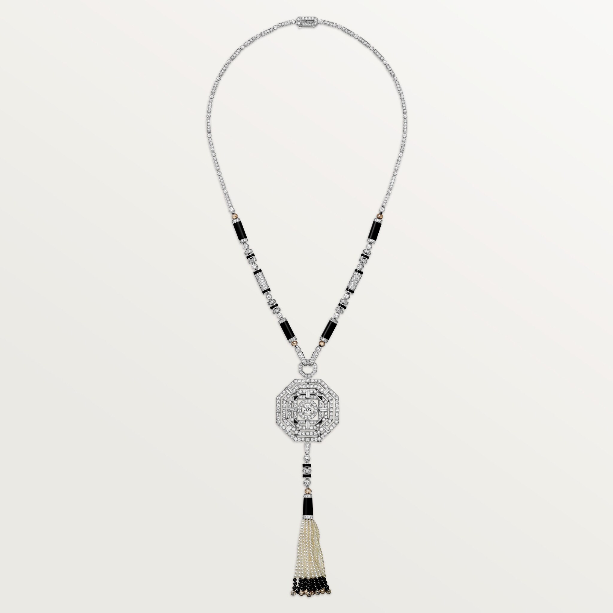 قلادة "جيومتري إي كونتراست"