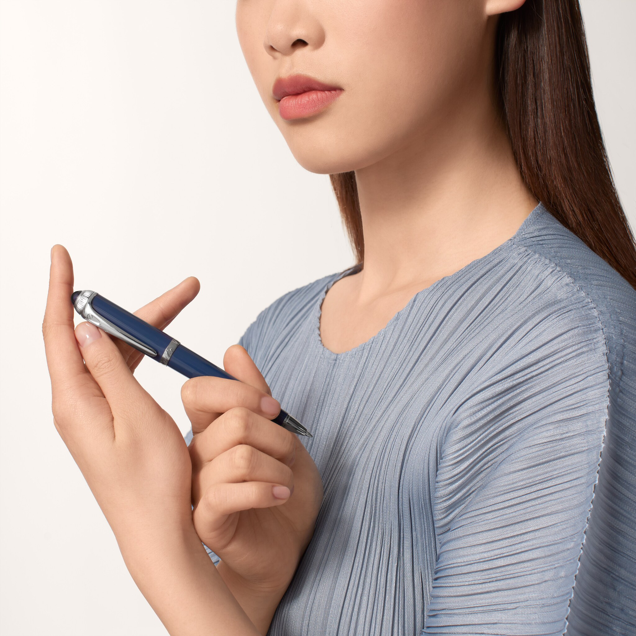 Cartier ネイビー ボールペン 本体 8BiWBLq4Tl2ZmCOJdYJFCg.png.