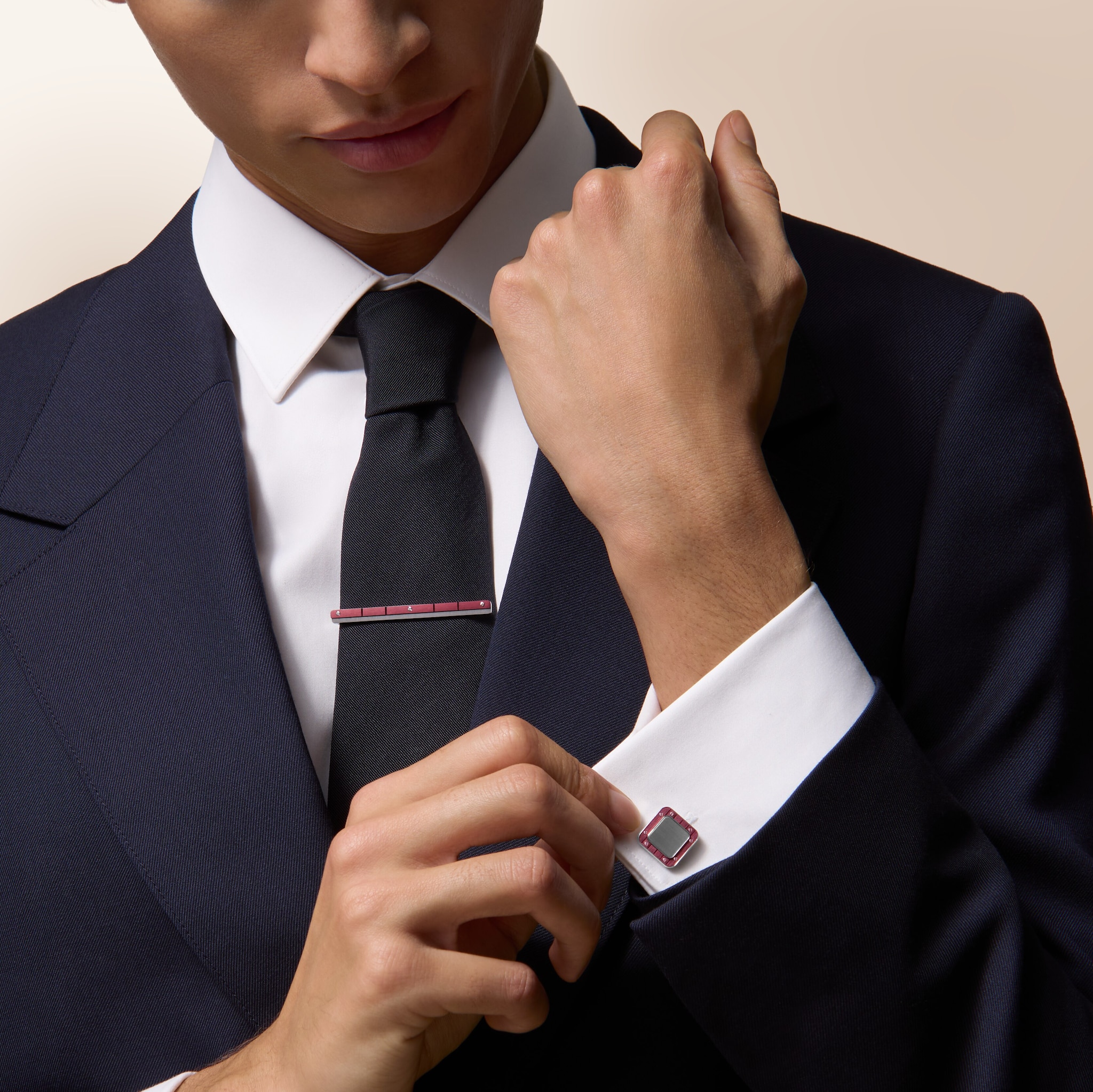 Santos de Cartier tie clip 