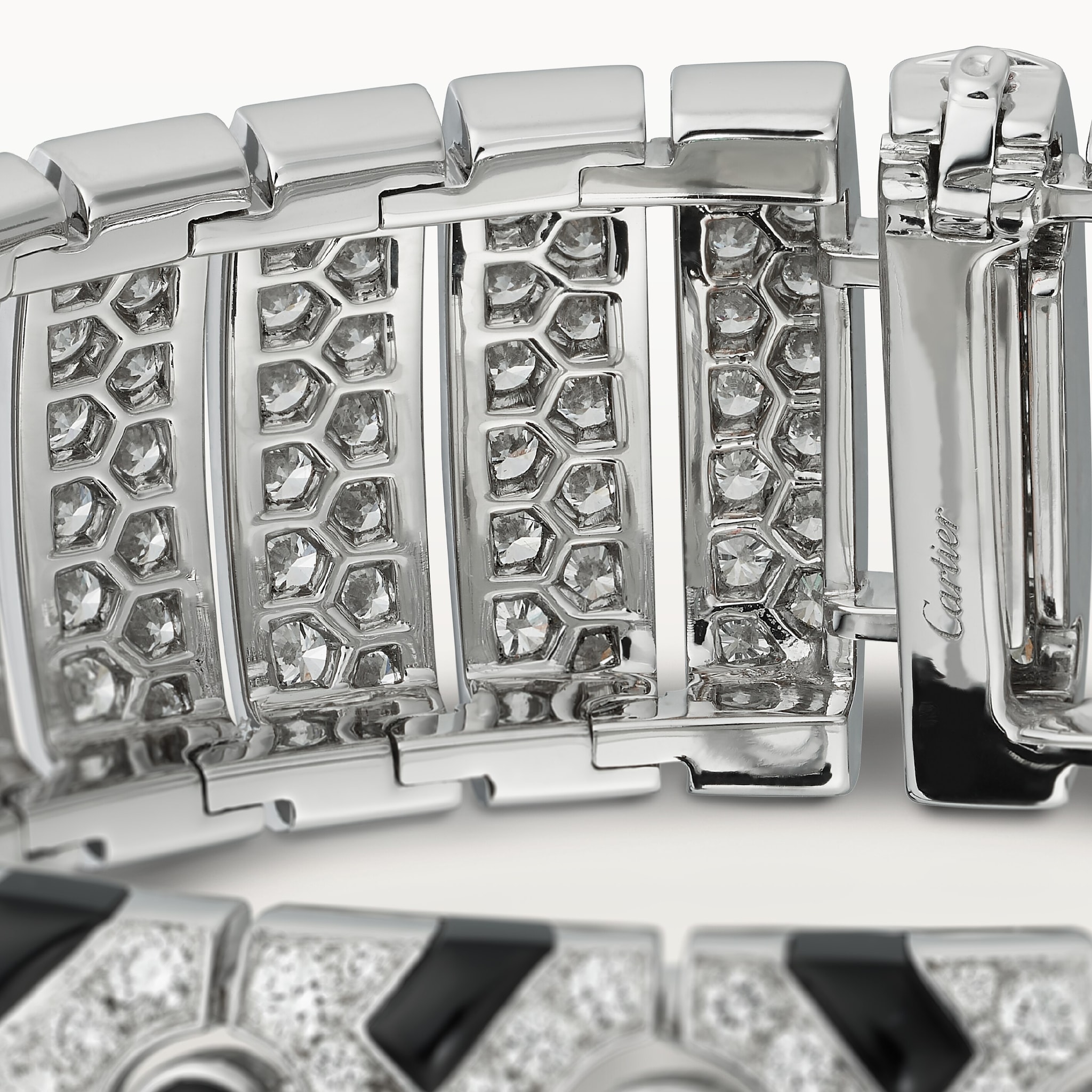 سوار عريض "پانتير دو كارتييه"، زمرّد، مرصوف