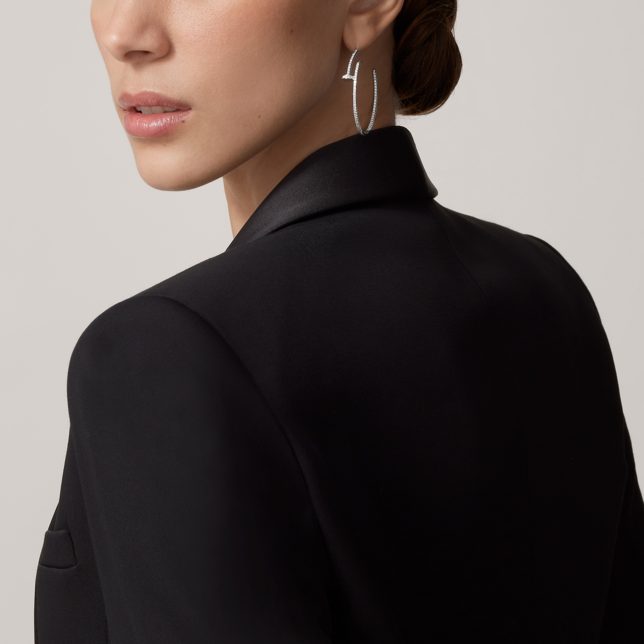 Juste un Clou hoop earrings, large model, paved