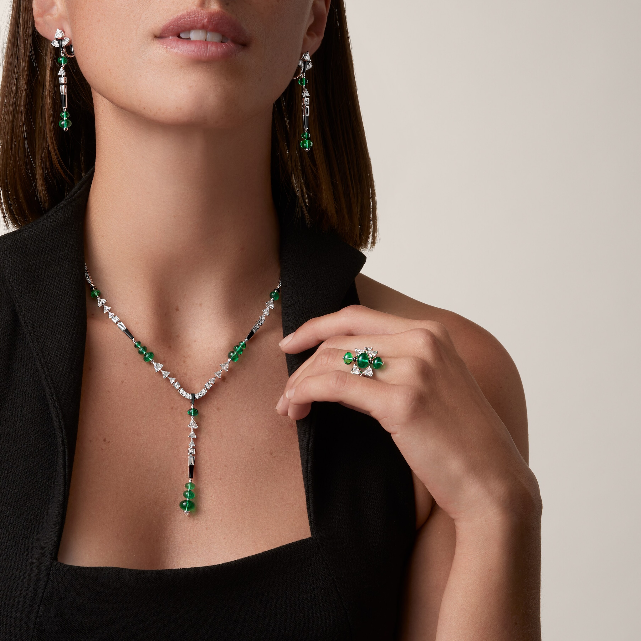 En &Eacute;quilibre earrings, emerald, paved