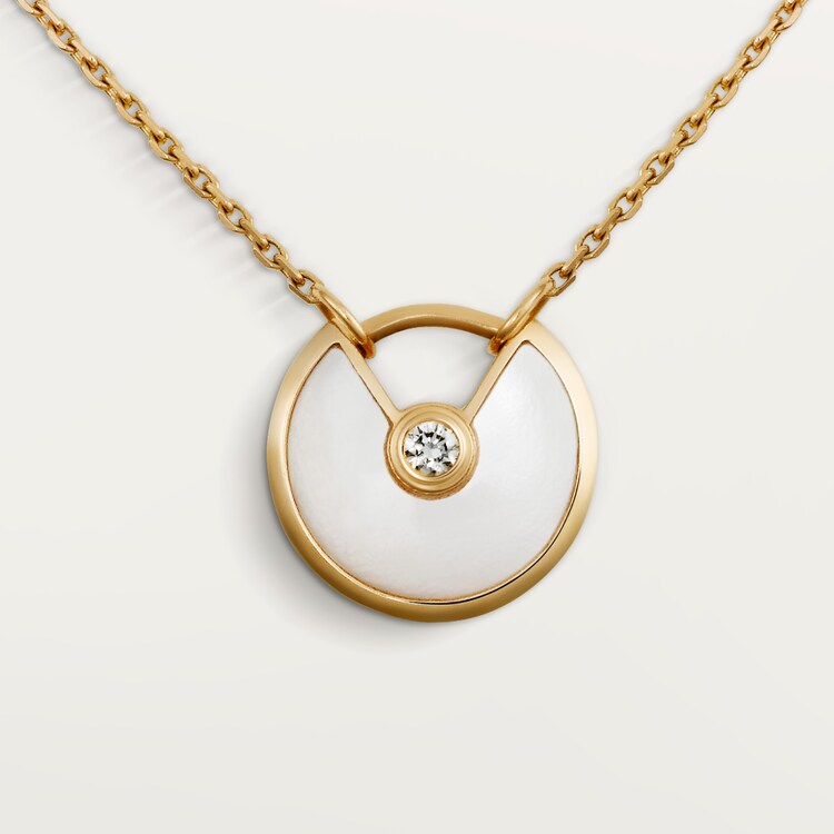 CRB3047100 Amulette de Cartier necklace XS model Yellow gold