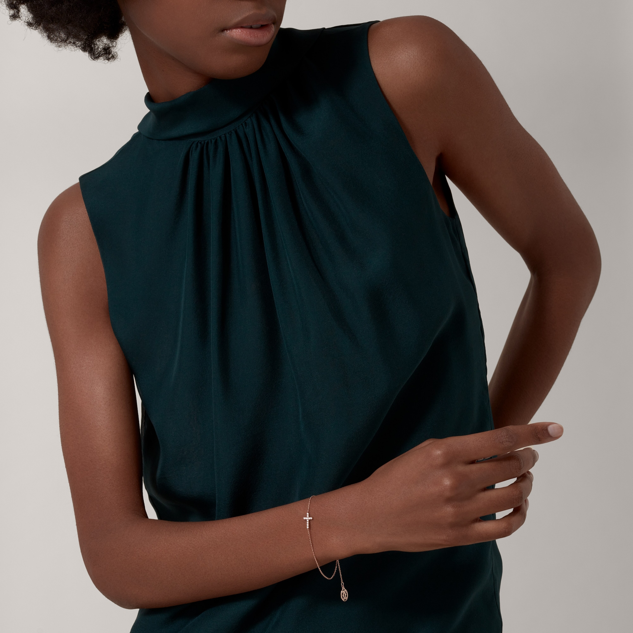 Symbol bracelet, on chain