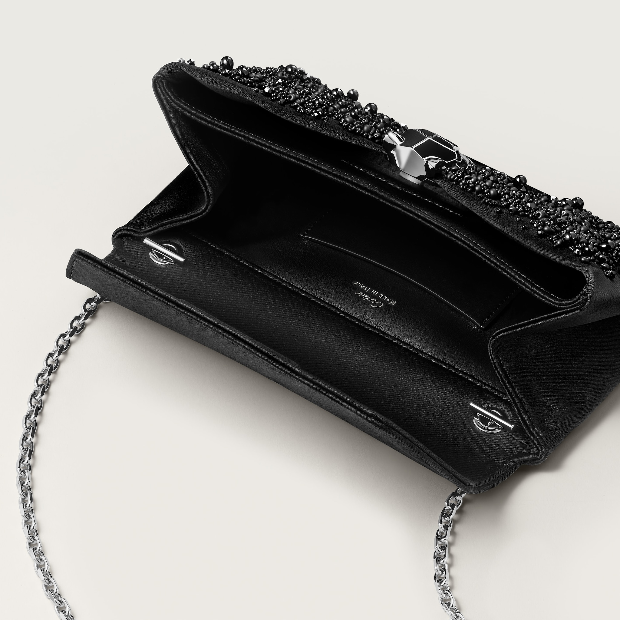 Pouch, Panth&egrave;re Graphique