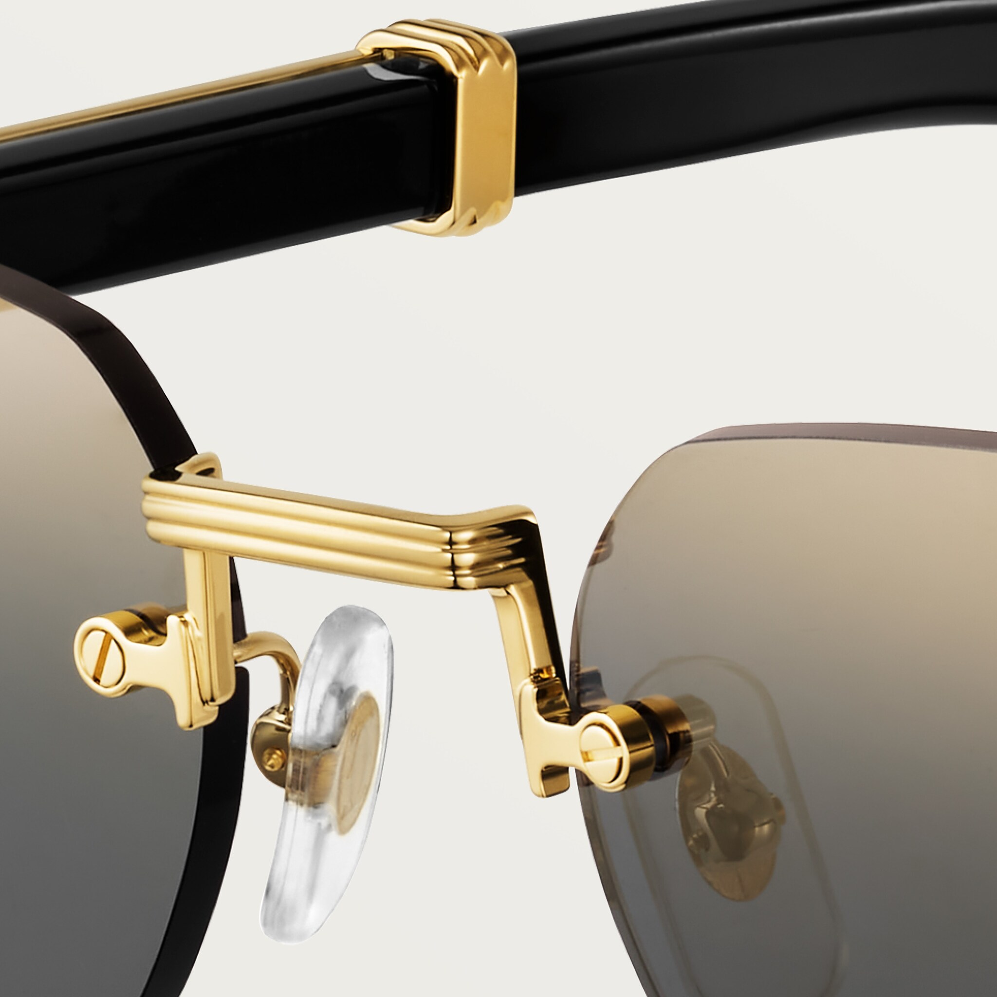 3 صورة ،نظارات شمسية من مجموعة "پروميير دو كارتييه"