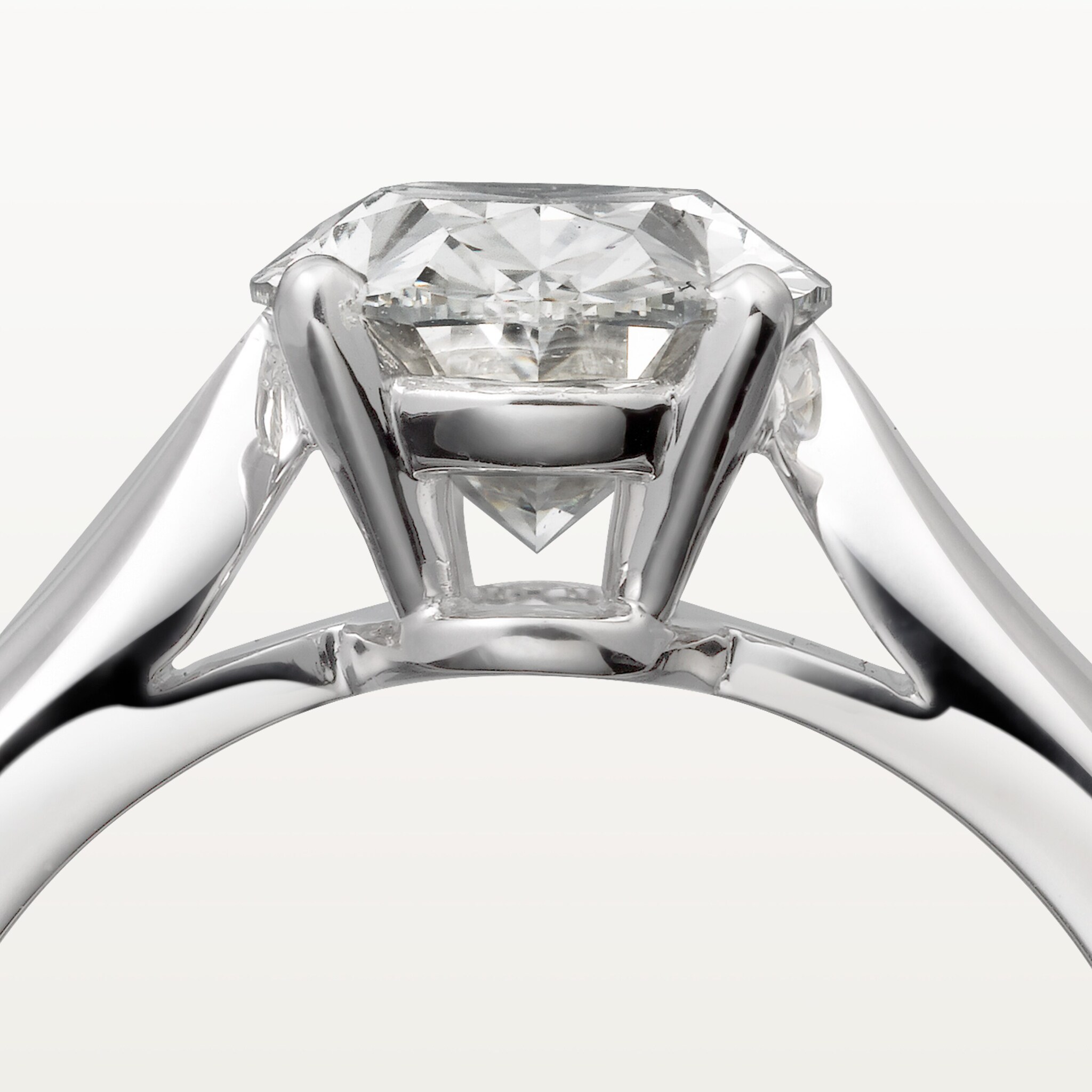 1895 solitaire, oval-cut diamond