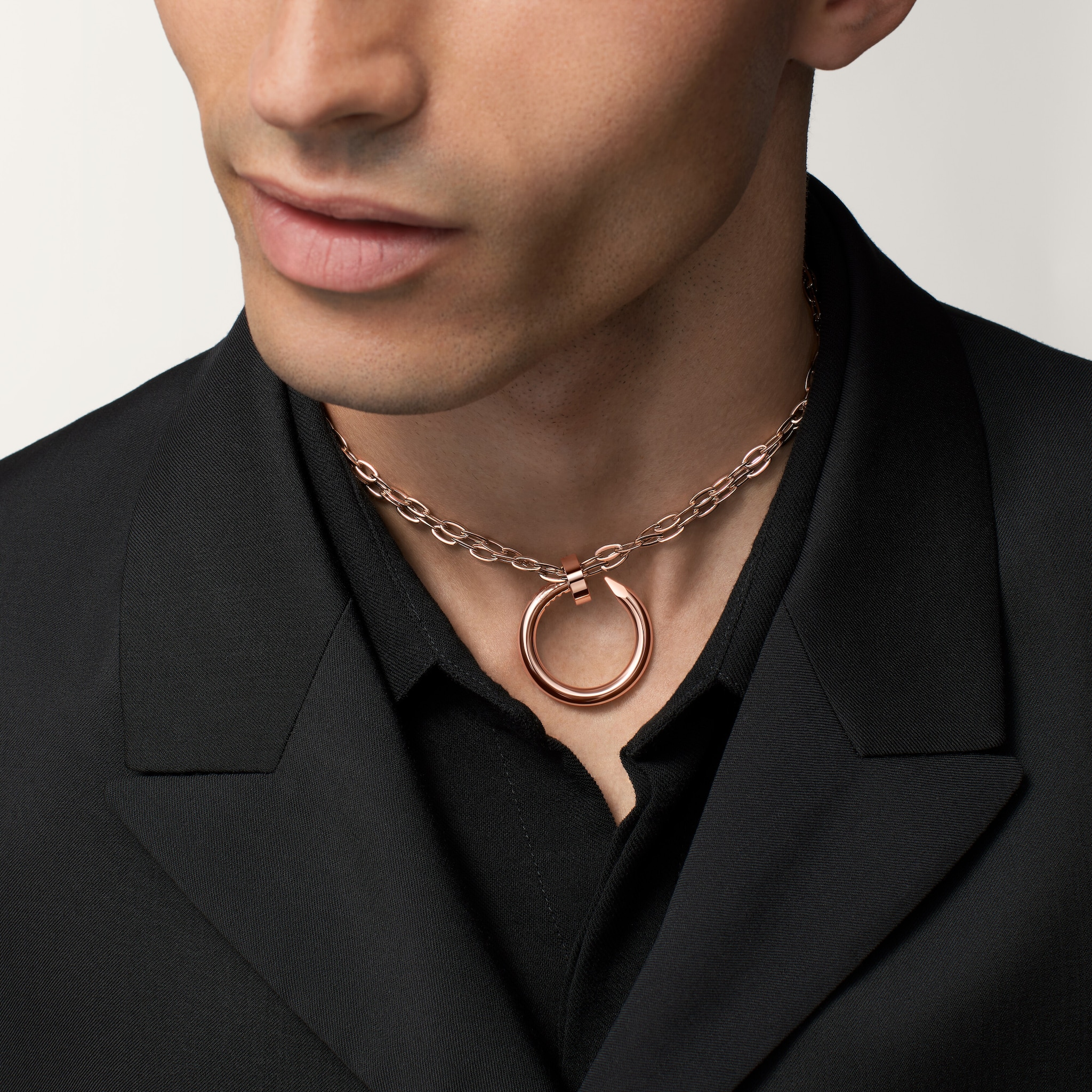 Juste un Clou uzun kolye, d&ouml;n&uuml;şt&uuml;r&uuml;lebilir, ekstra b&uuml;y&uuml;k model